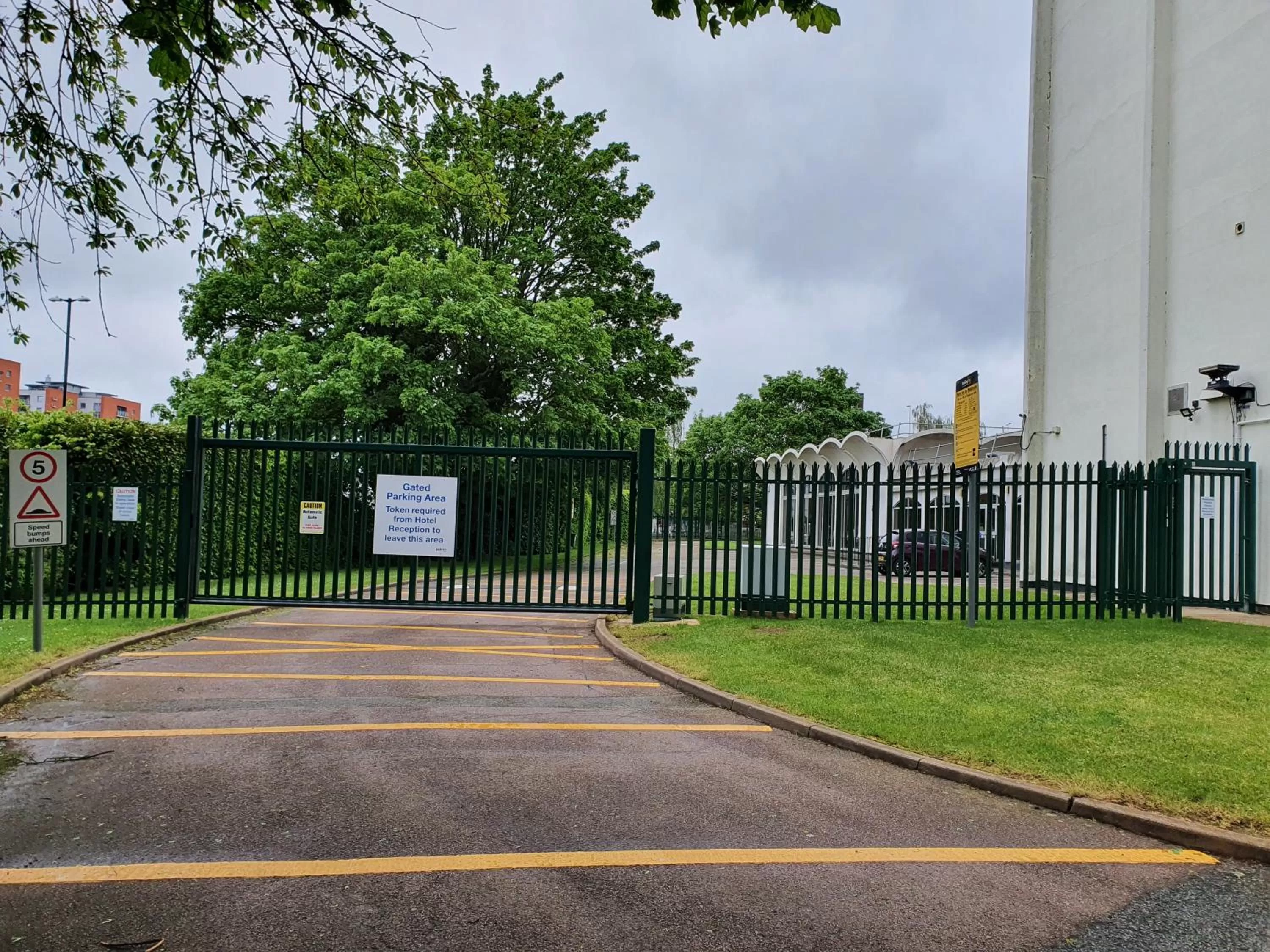 Property building in Mercure Northampton