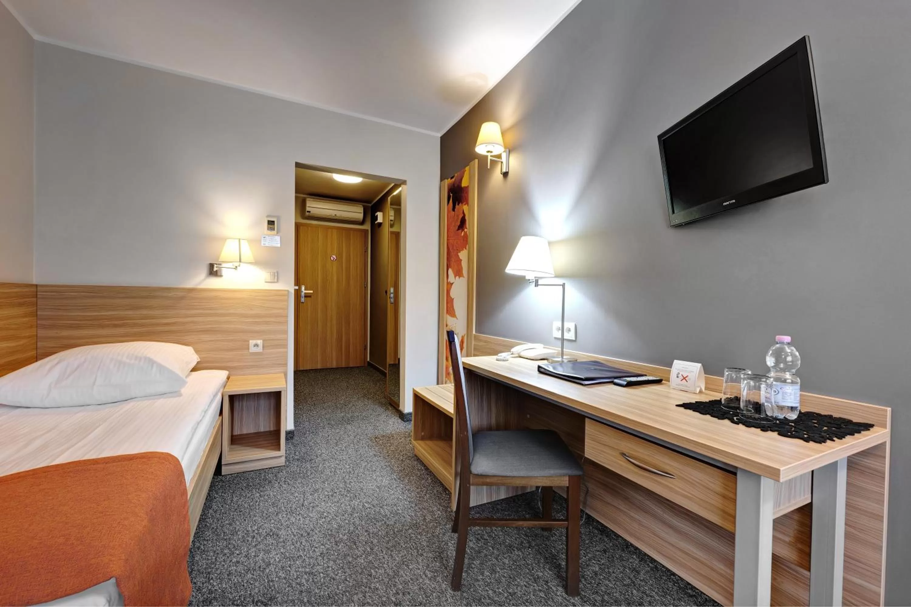 TV and multimedia, Bed in Hotel Leśny