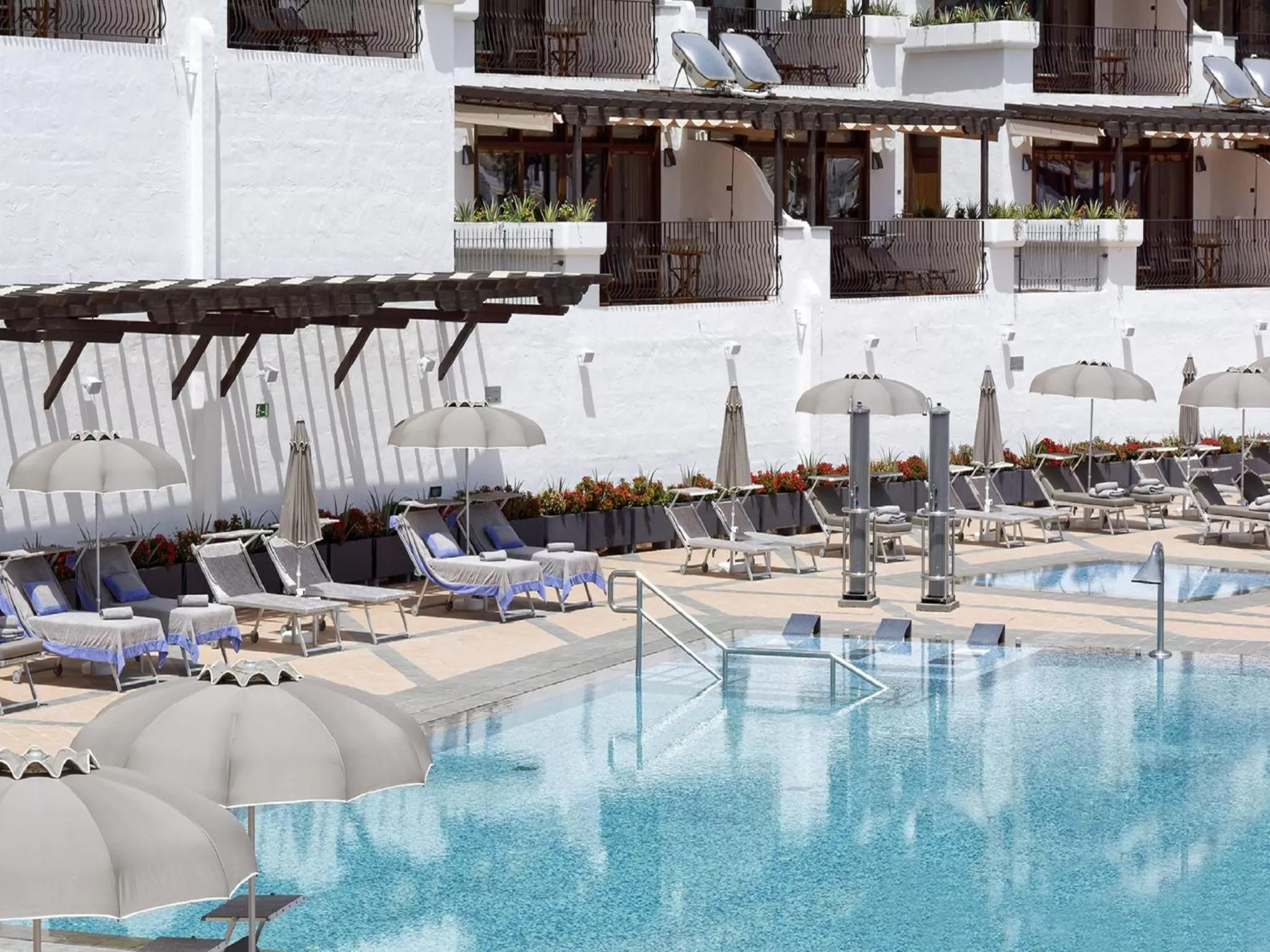 Swimming pool in Idyll Suites - Adults Only