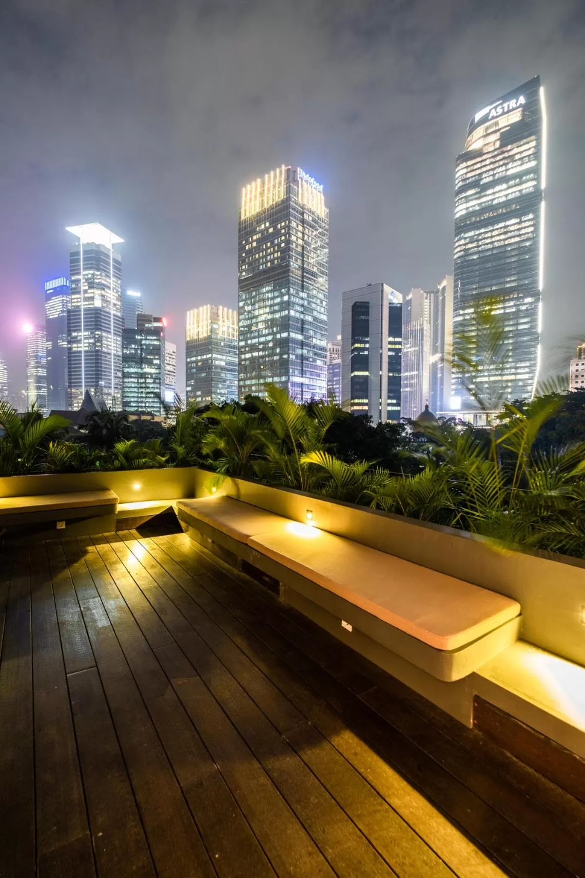 Restaurant/places to eat in La Boheme, Rooms and Coffee