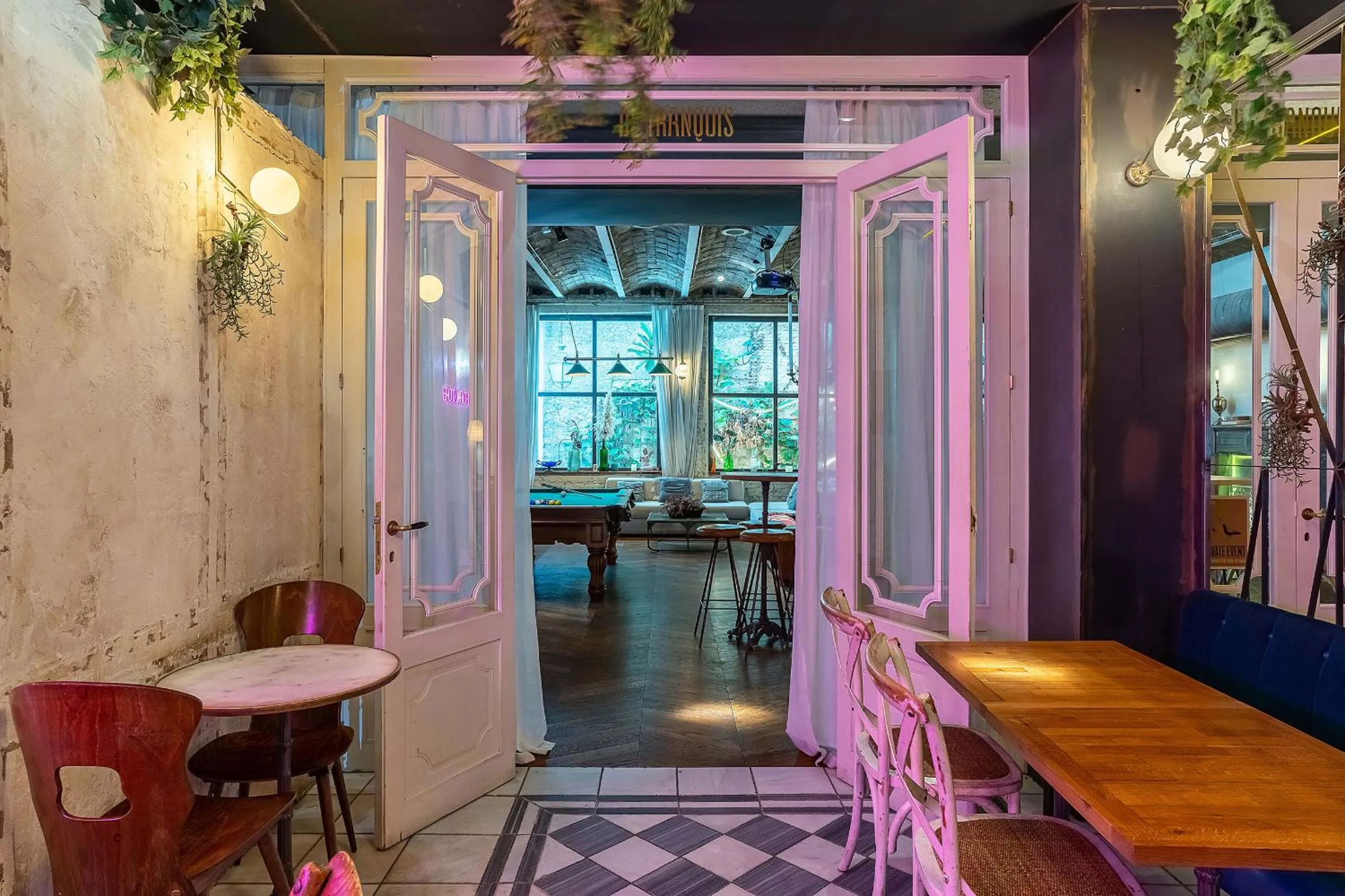 Restaurant/places to eat in Casa Gracia