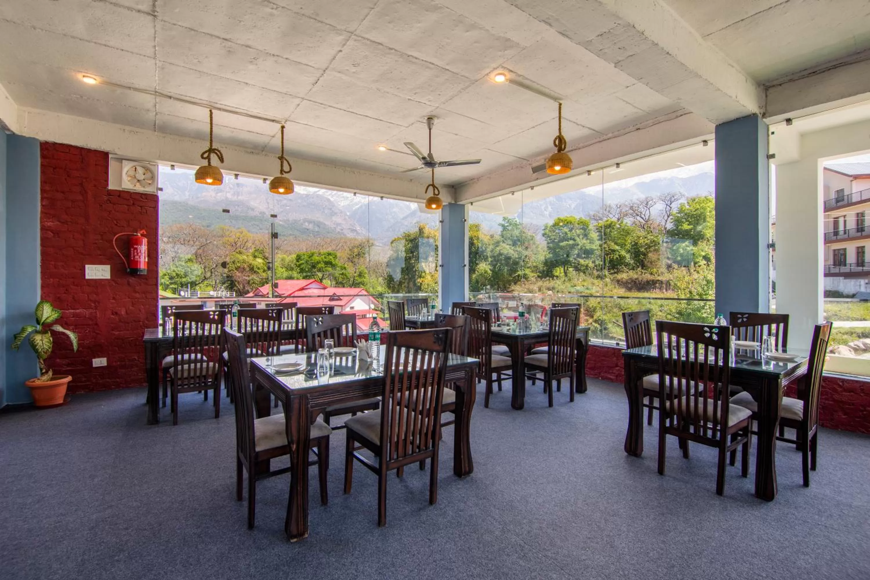 Restaurant/places to eat in Treebo Ortus Residency