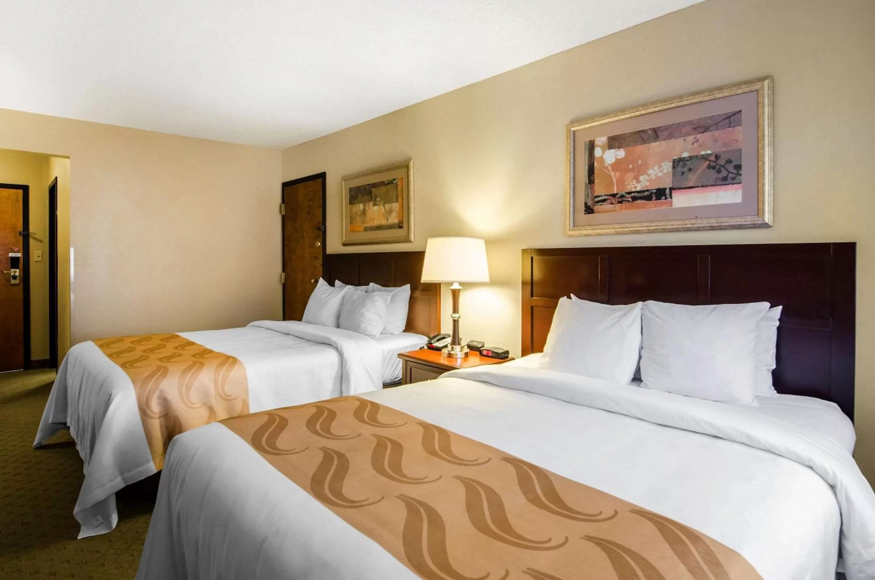 Photo of the whole room, Bed in Quality Inn Summersville - New River Area