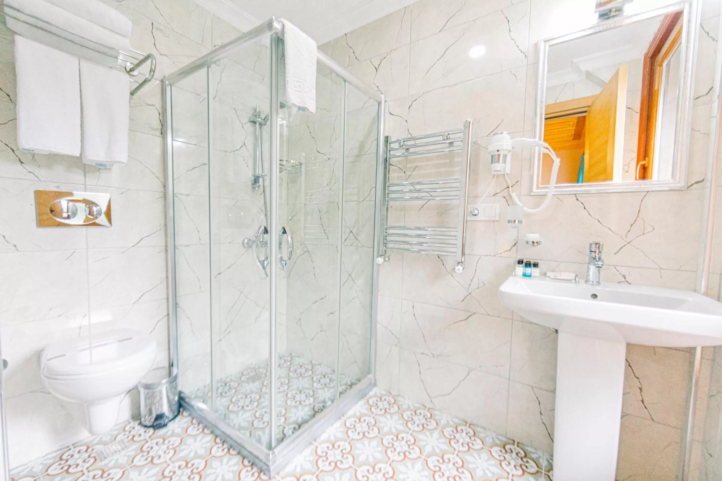 Bathroom in Acacia Mansion Hotel