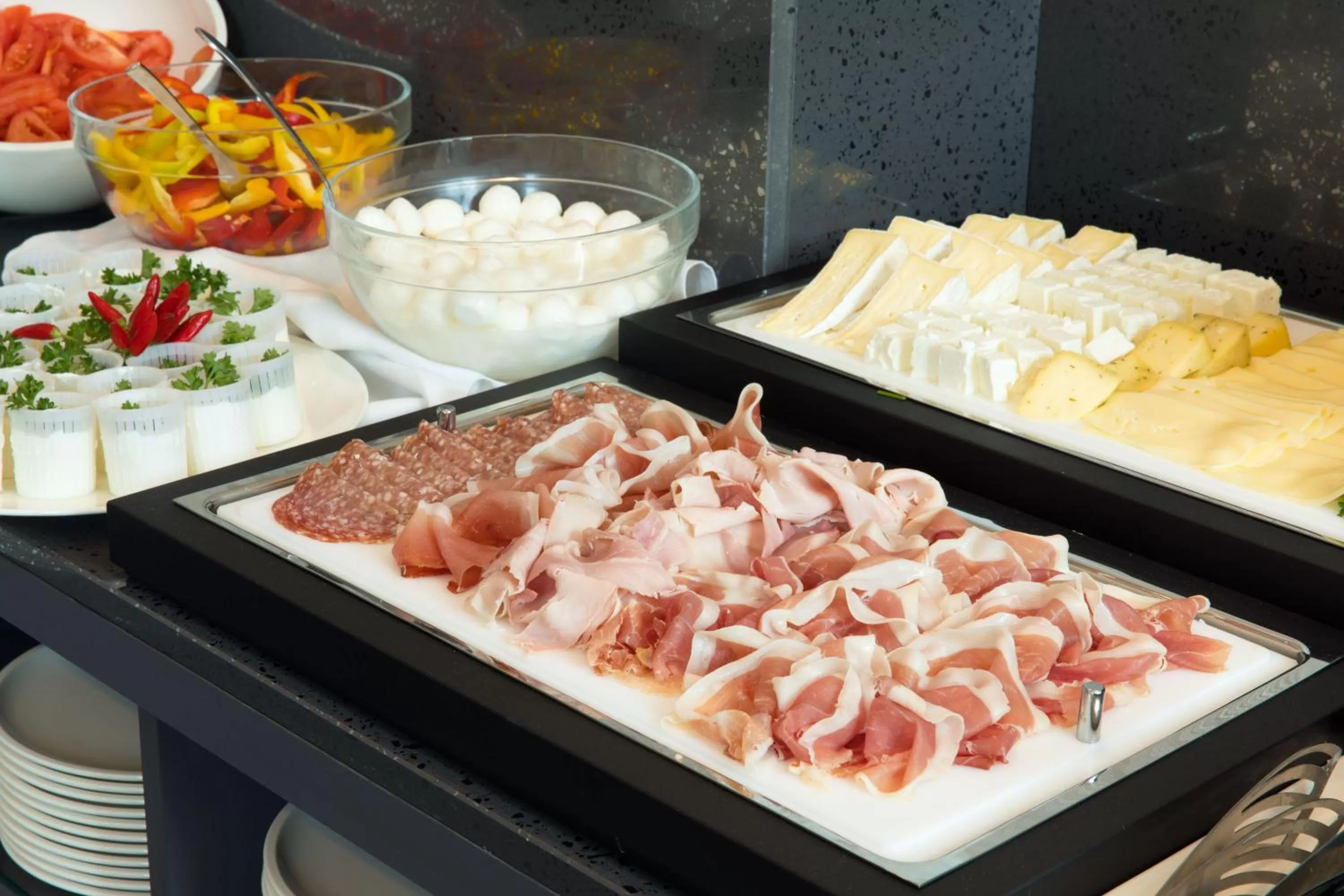 Buffet breakfast in iQ Hotel Milano