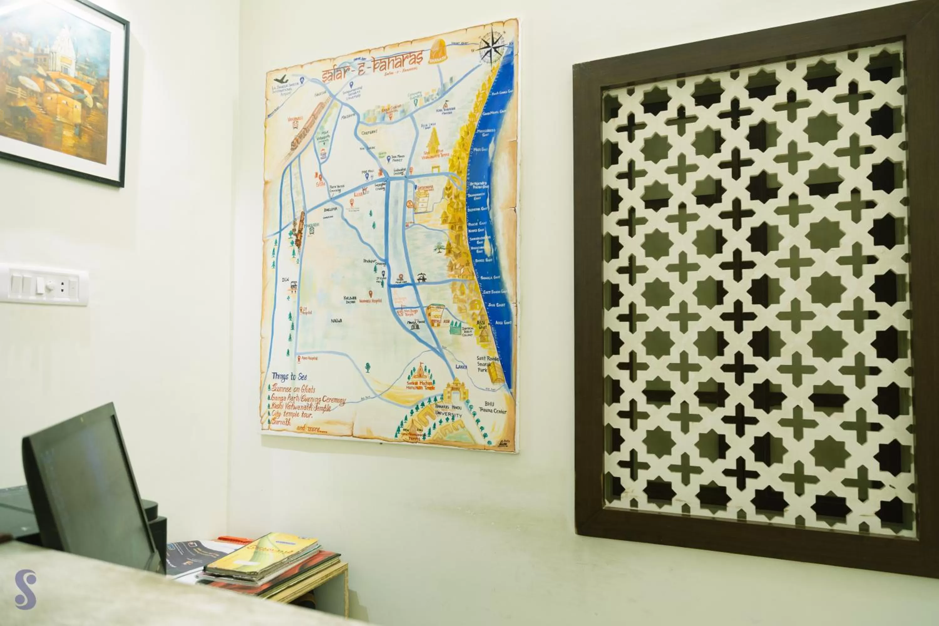 Lobby or reception, TV/Entertainment Center in Safarnama Varanasi