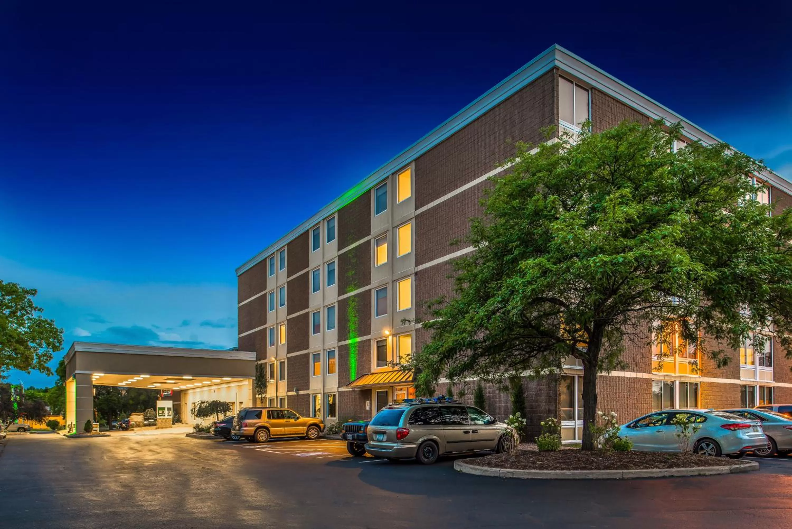 Property building in Holiday Inn Auburn-Finger Lakes Region by IHG