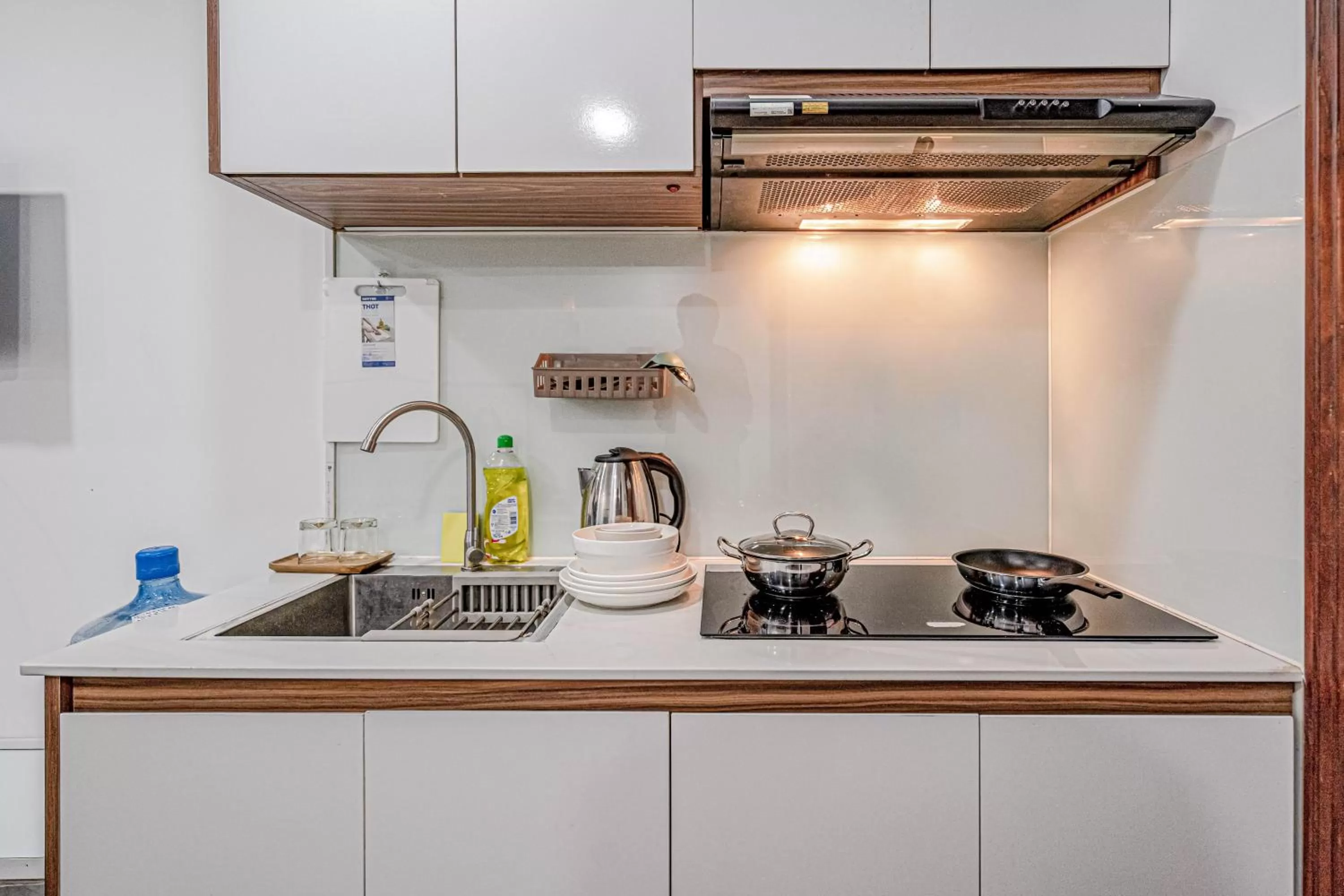 Kitchen or kitchenette in Spring Hill Apartment -The High Class