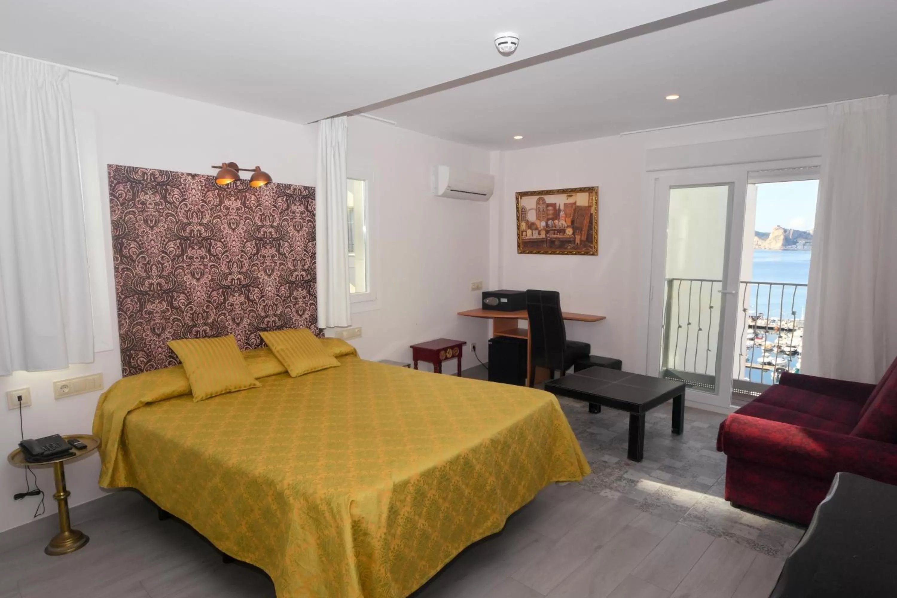 Photo of the whole room in NR Mirador del Castillo