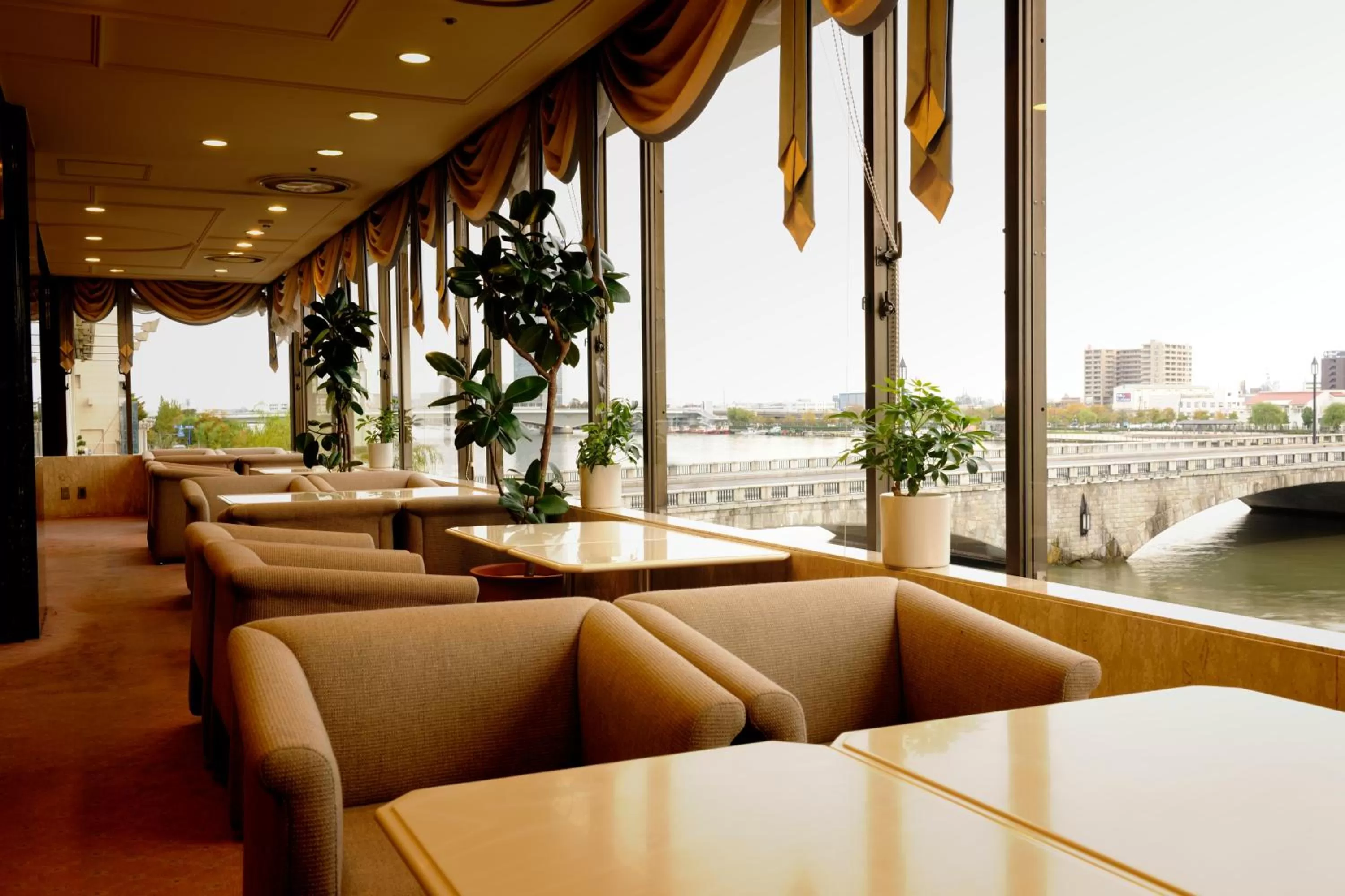 Lounge or bar in Hotel Okura Niigata