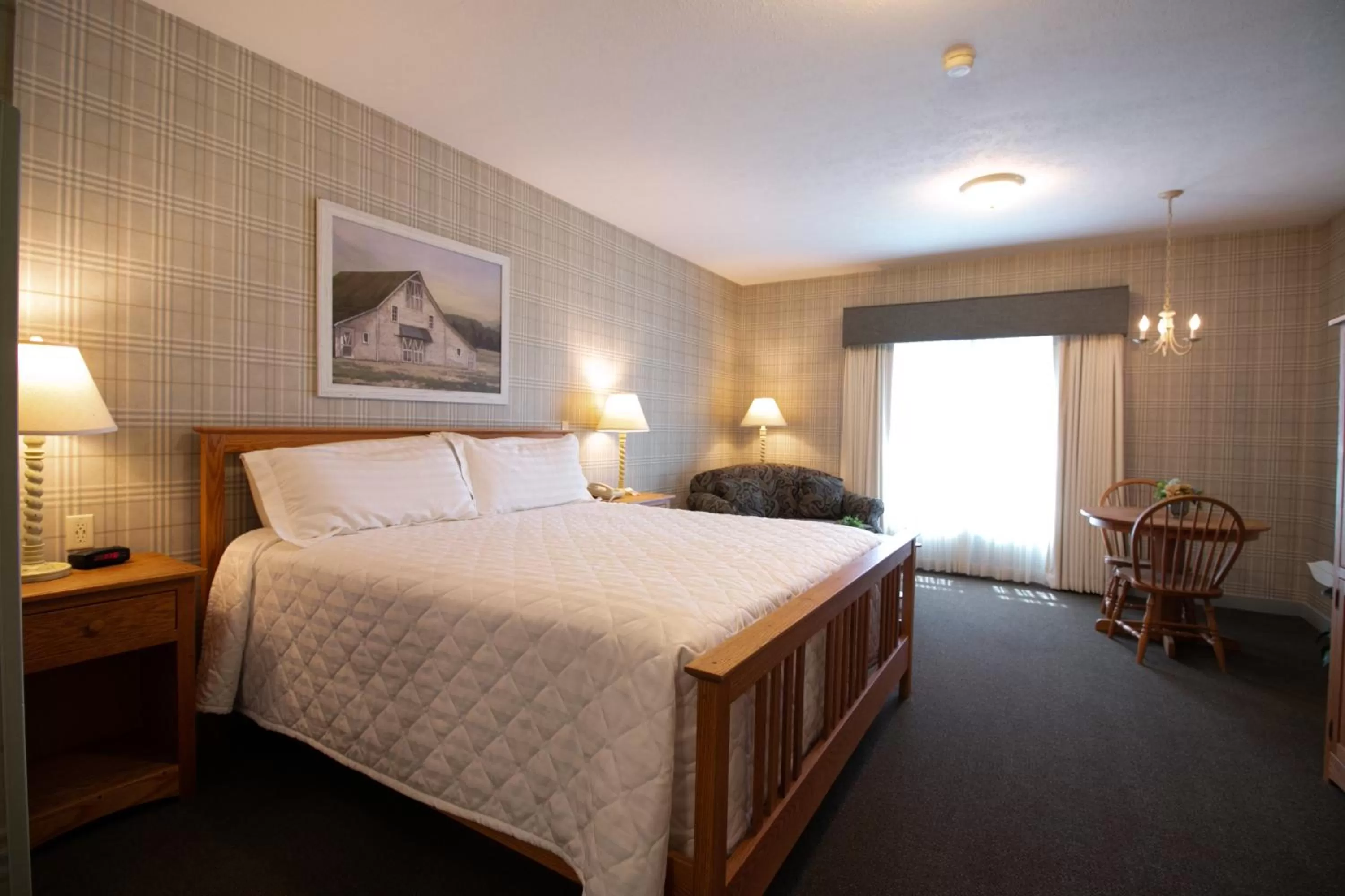 Bed in Essenhaus Inn & Conf. Center