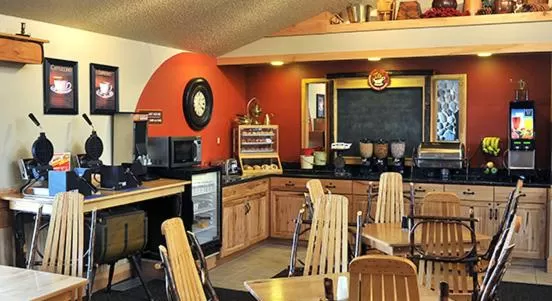 Restaurant/places to eat in AmericInn by Wyndham Oswego