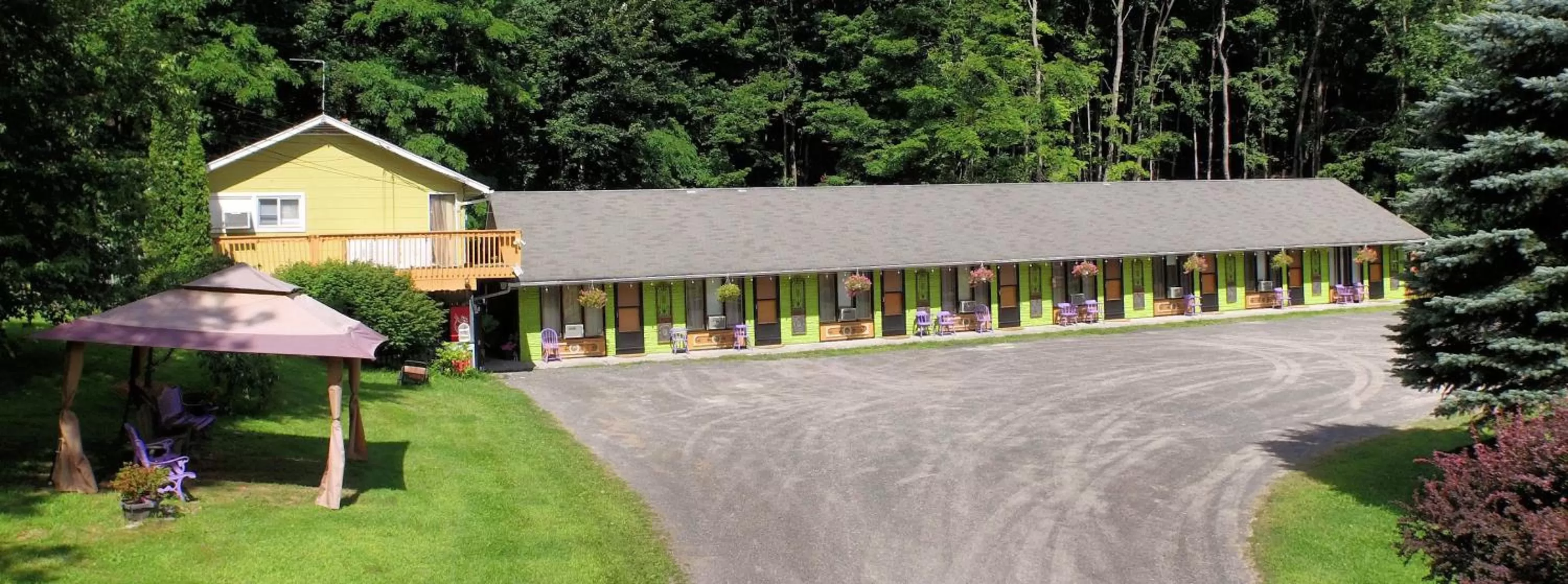 Facade/entrance, Property Building in Starlite Motel & Suites