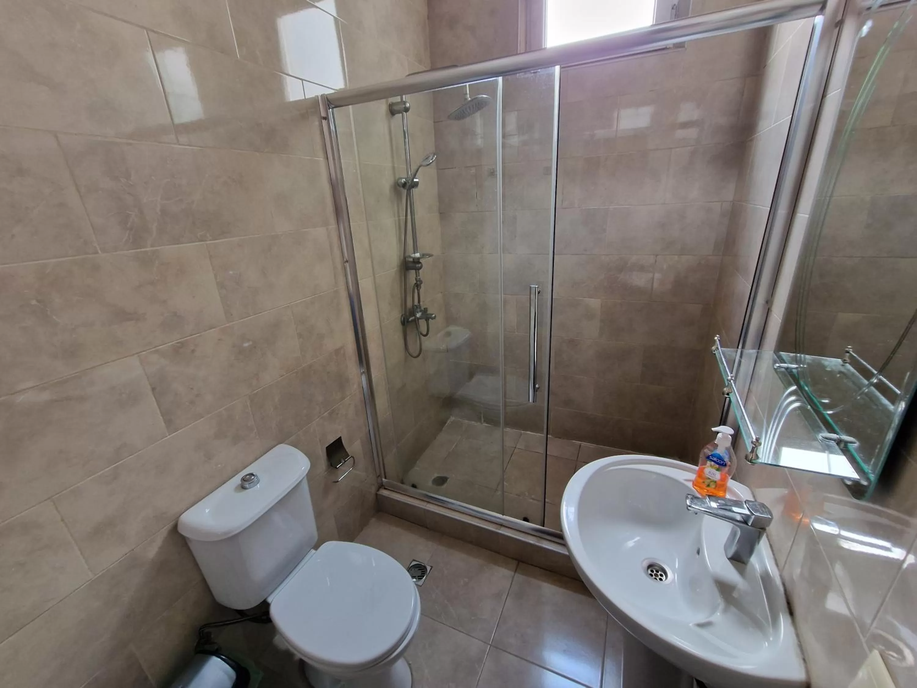 Bathroom in CATTALEYA