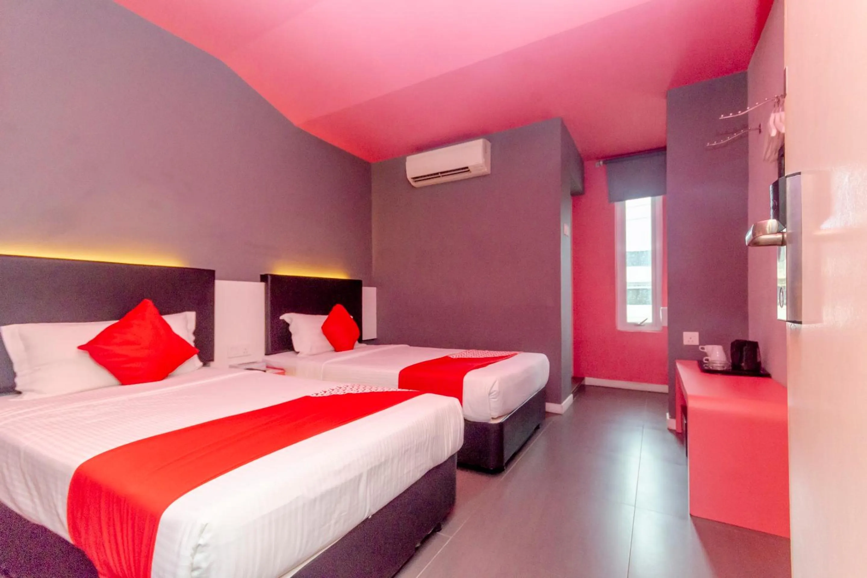 Deluxe Twin Room in OYO 902 Rooms Boutique Hotel