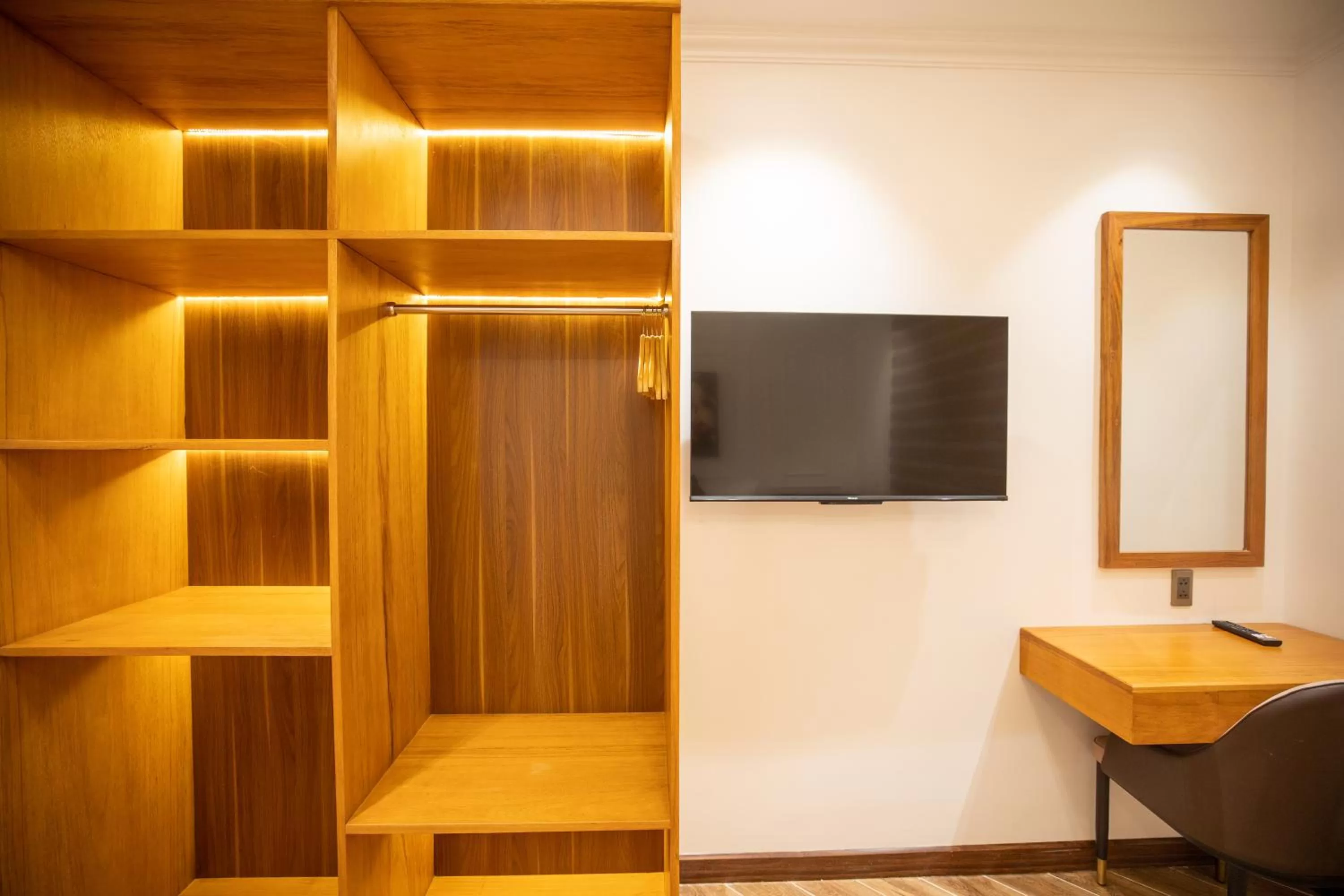 hair dresser in La Fleur Premium Central Apartment Hotel