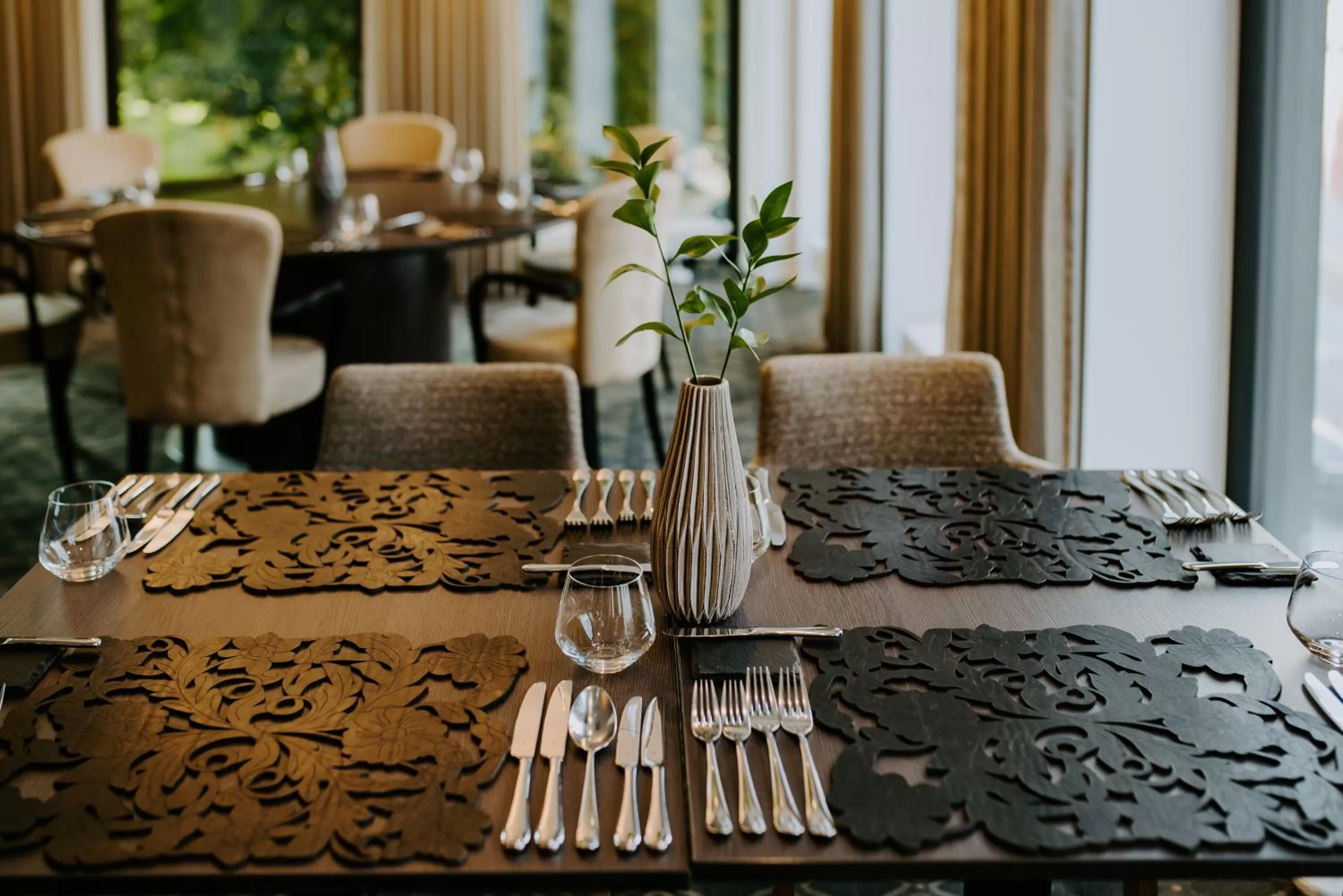 Restaurant/places to eat in Lydia Hotel