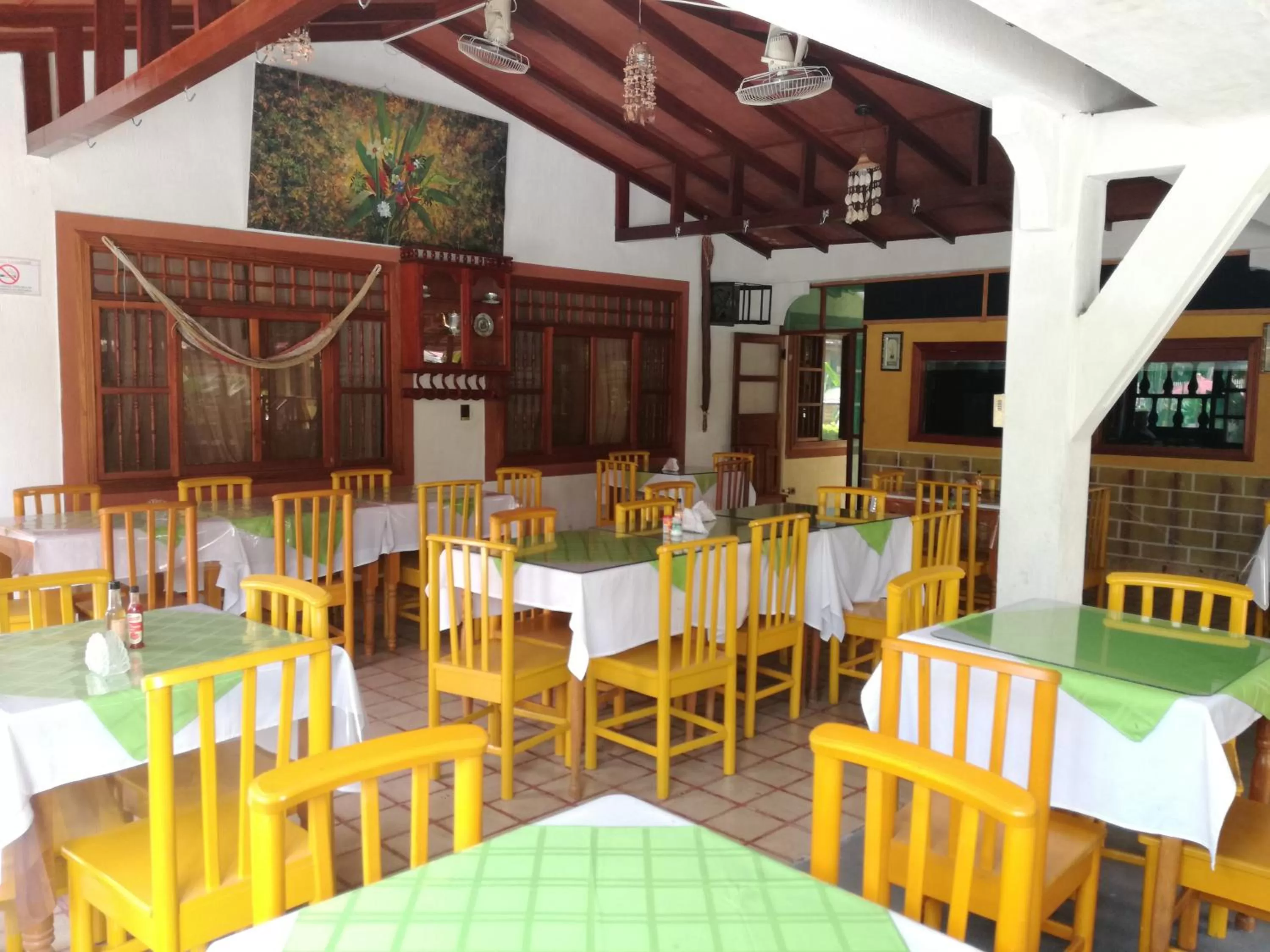 Restaurant/places to eat in Cabañas Yakuruna