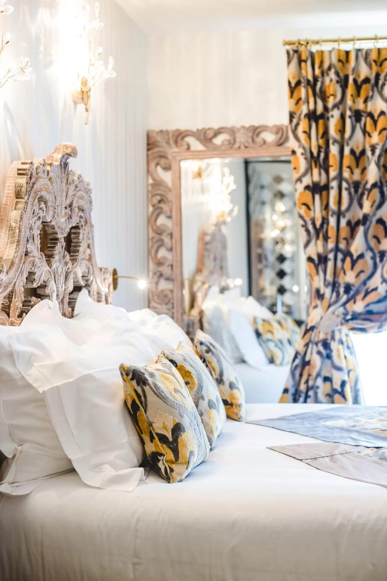 Bed in Le Petit Palais D'Aglae