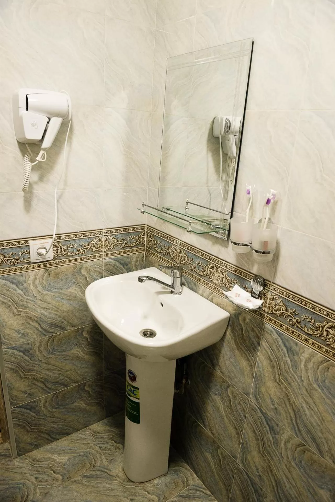 Bathroom in Durdona hotel