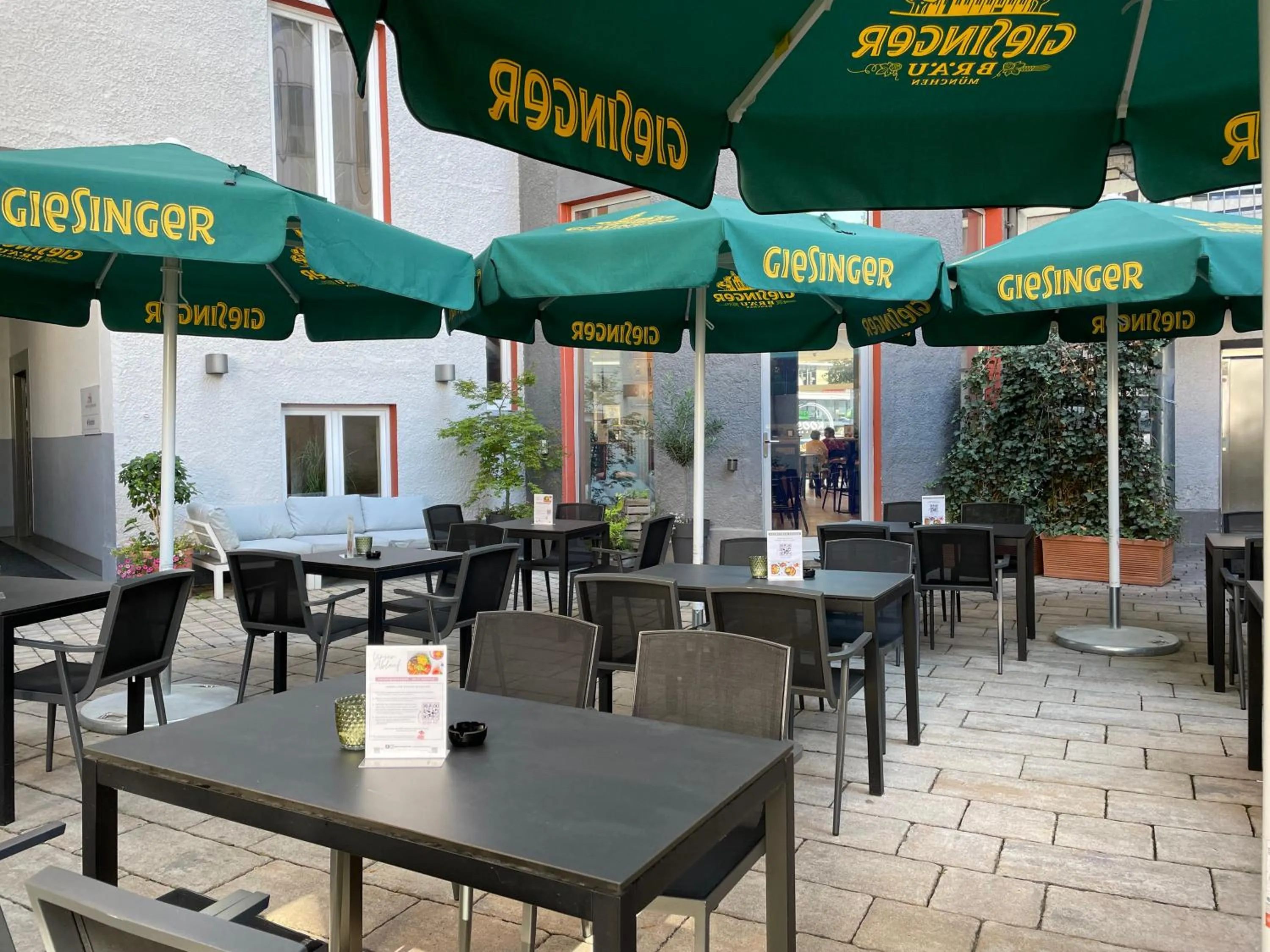 Patio in KOOS Hotel&Apartments - City Aparthotel