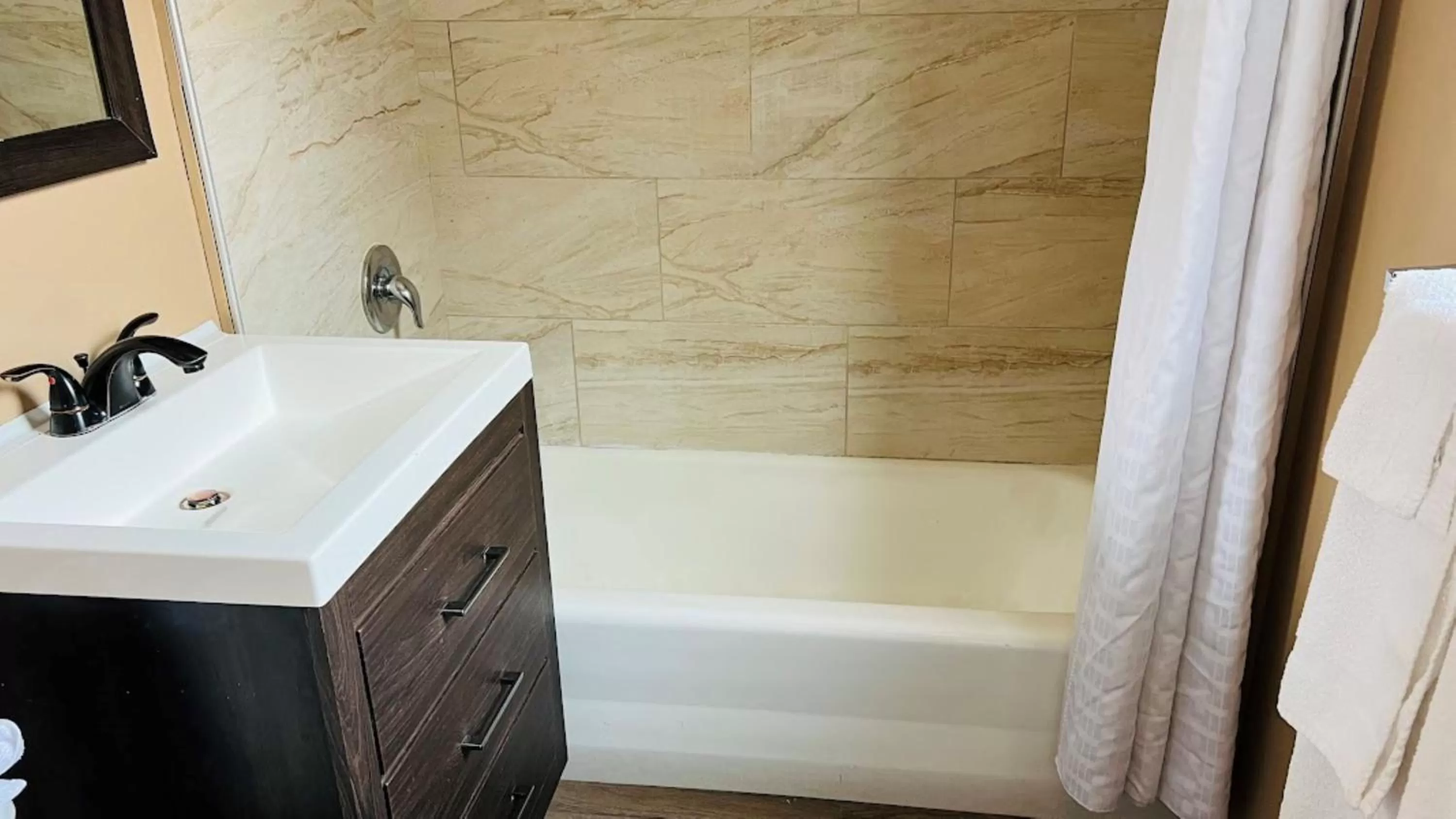 Bathroom in Inca Inn Moab