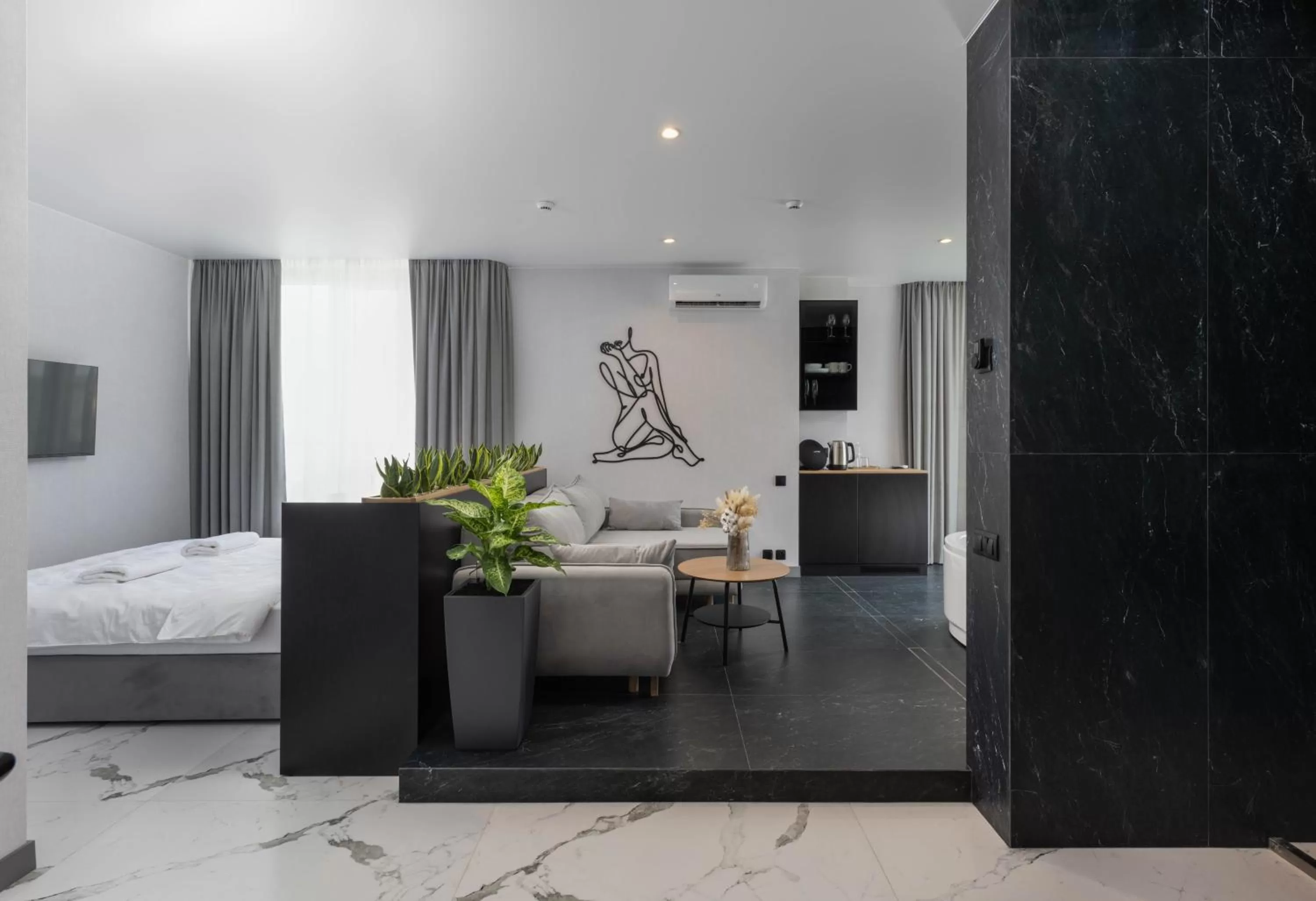 Suite with Hot Tub in BE THE ONE Hotel