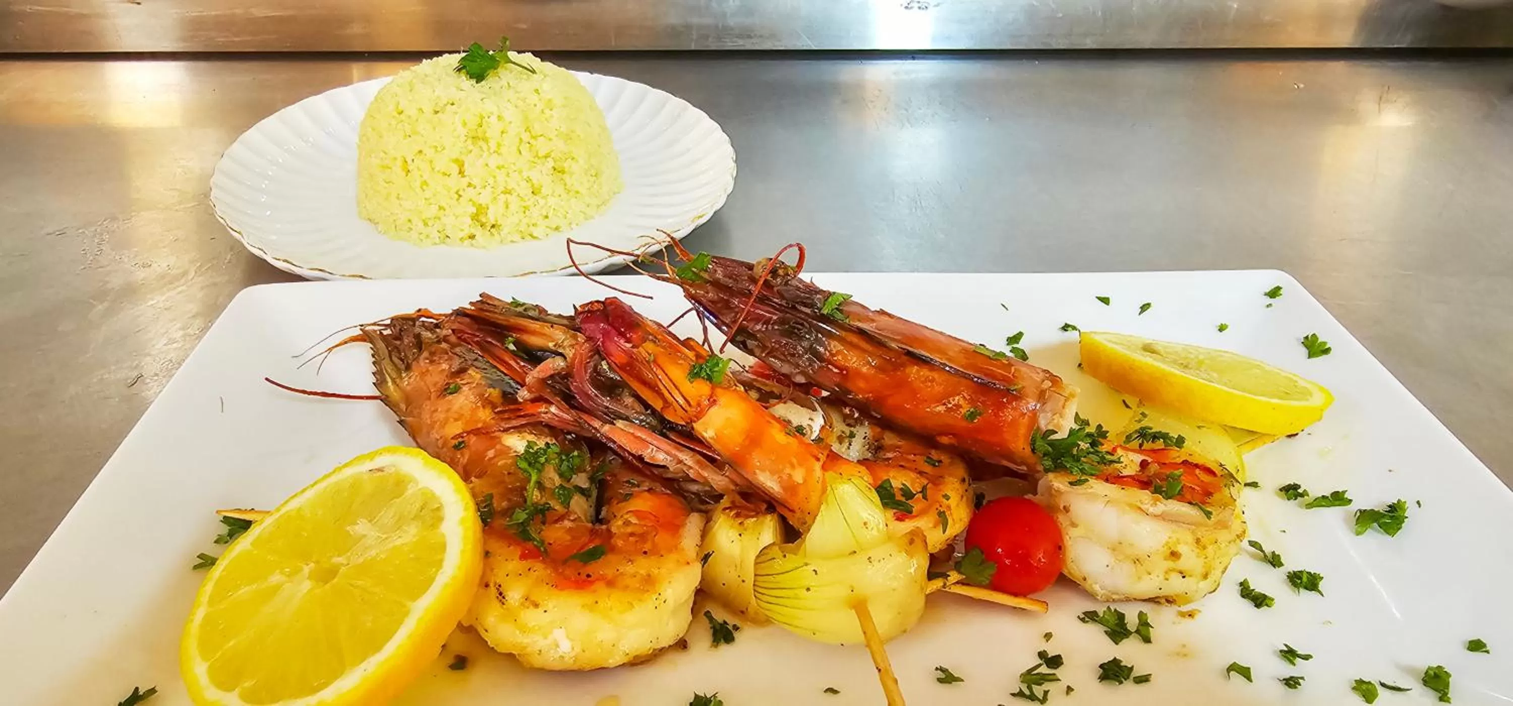 Lunch, Food in Hôtel FAMILLE MONDIALE