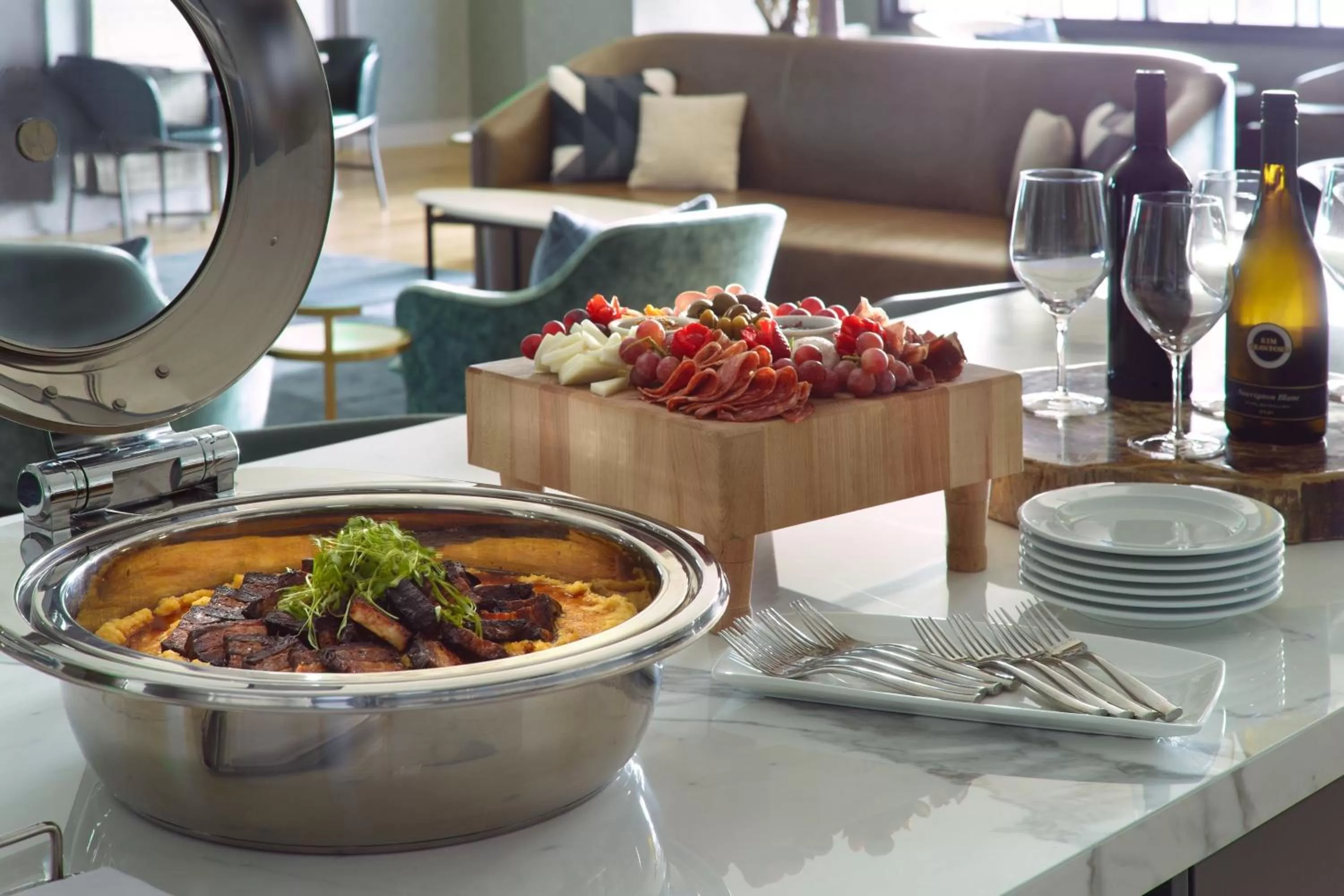 Lounge or bar in Marriott Knoxville Downtown