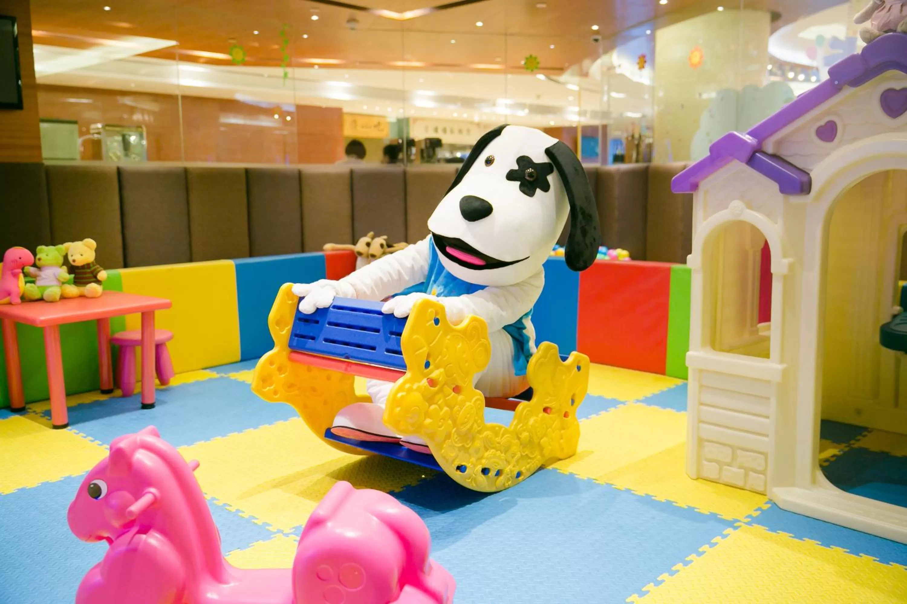 Kids's club in Glenview ITC Plaza Chongqing