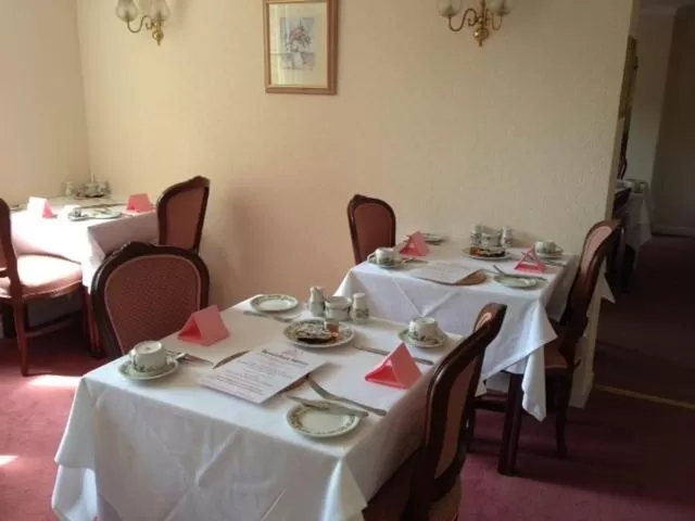 Restaurant/places to eat in Ashley Hotel