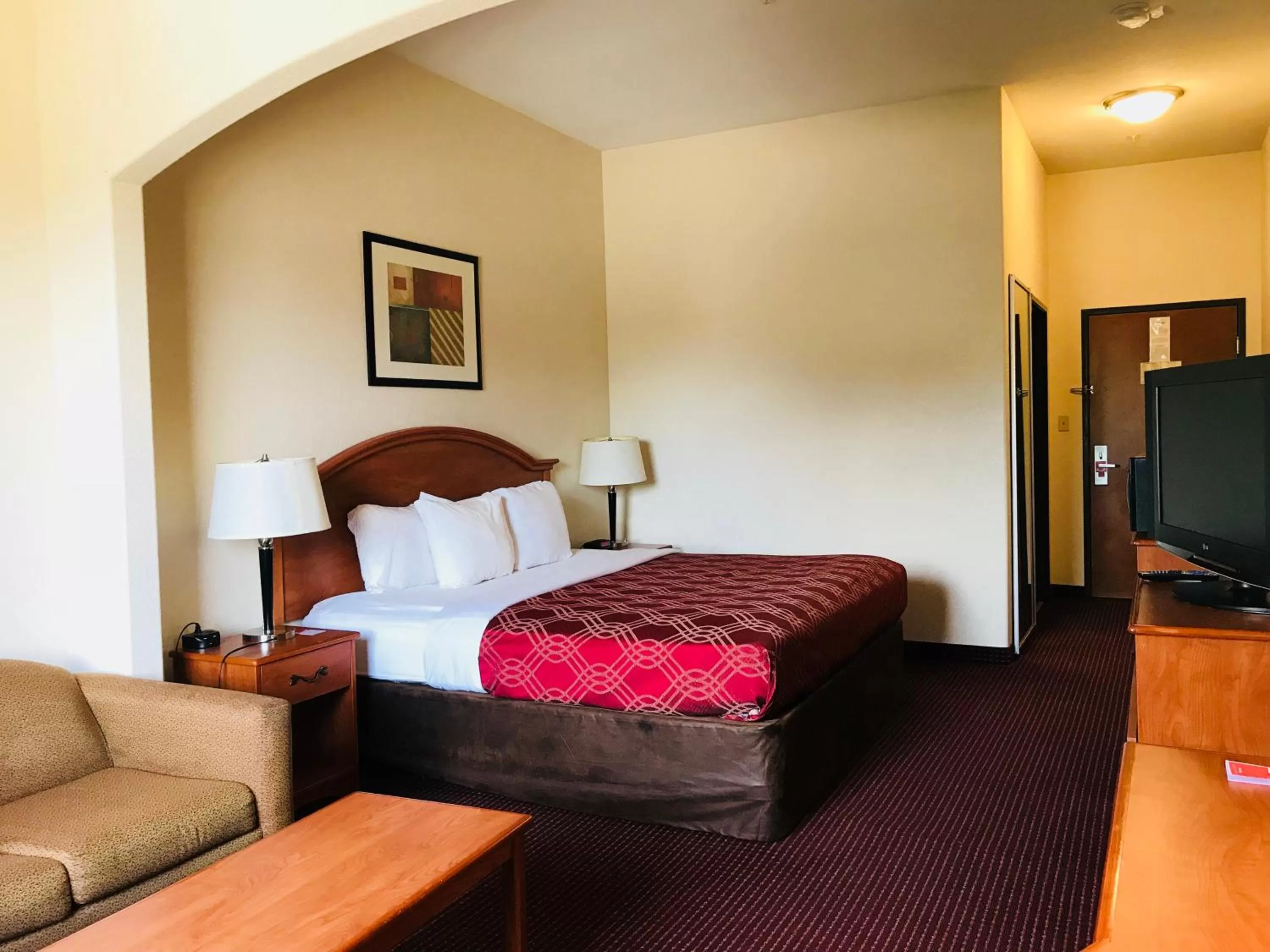King Suite in Econo Lodge Inn & Suites Beaumont