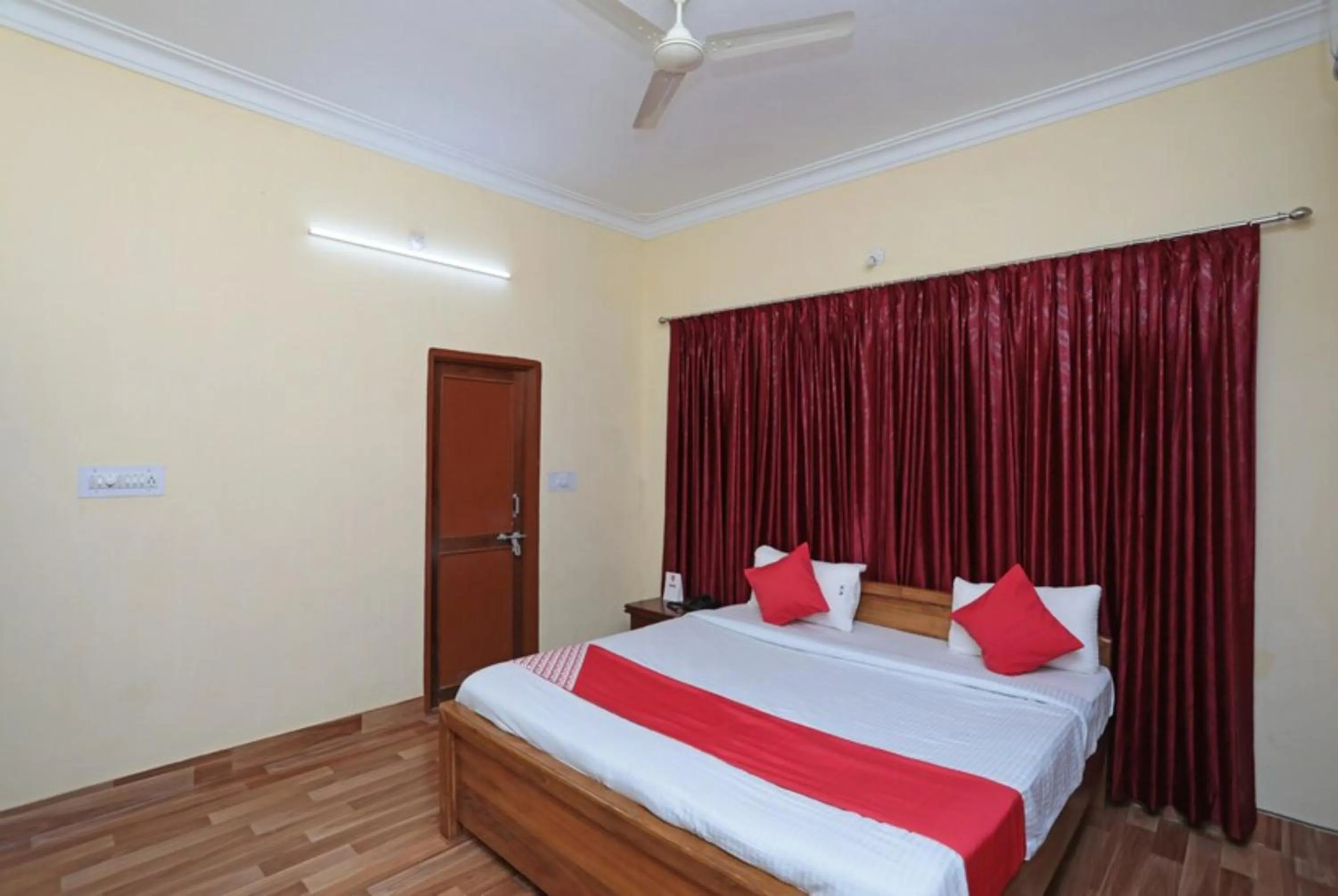Bed in Goroomgo Pink Villa Guest House Bhubaneswar