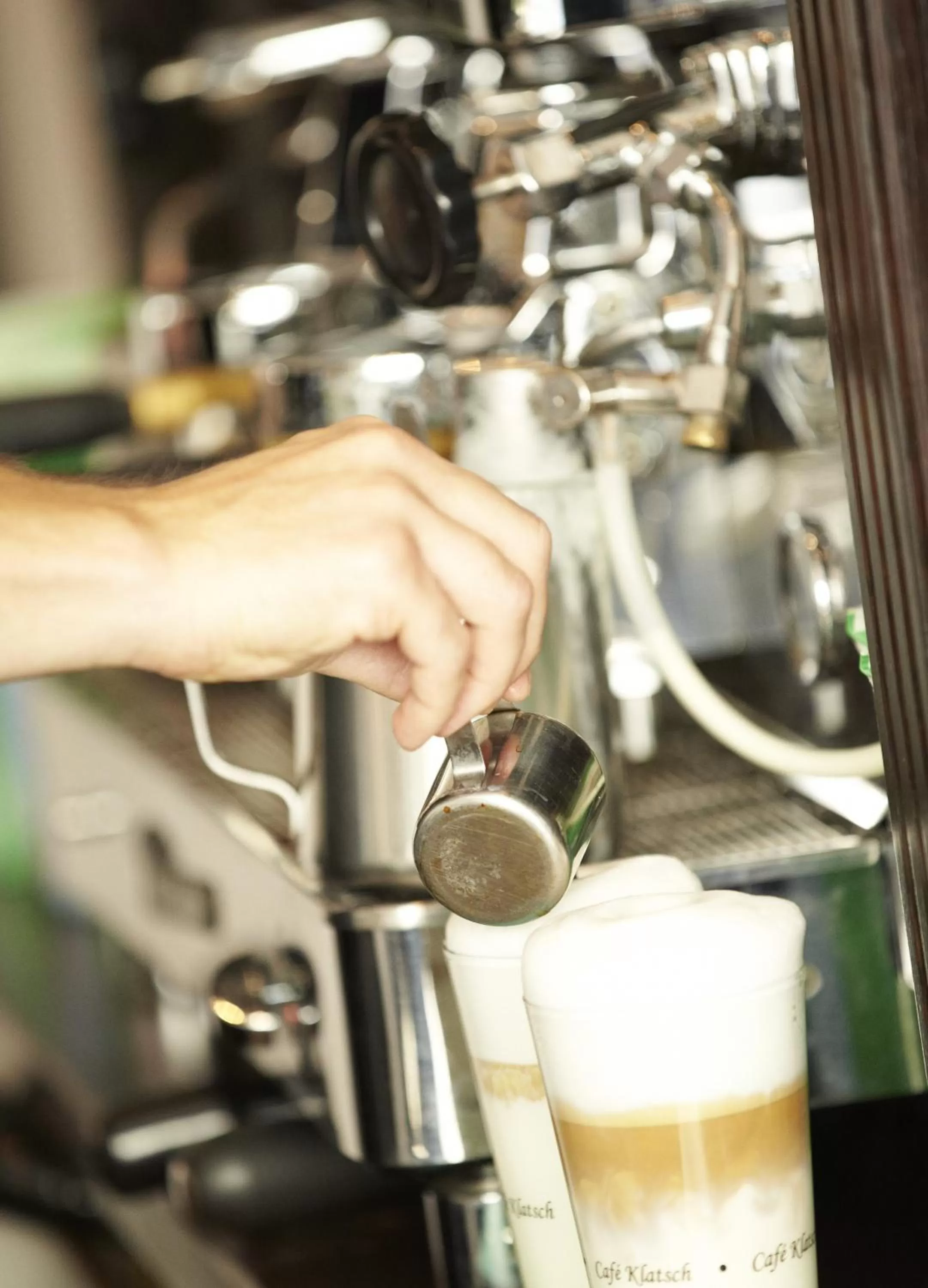 Restaurant/places to eat in Limes Hotel