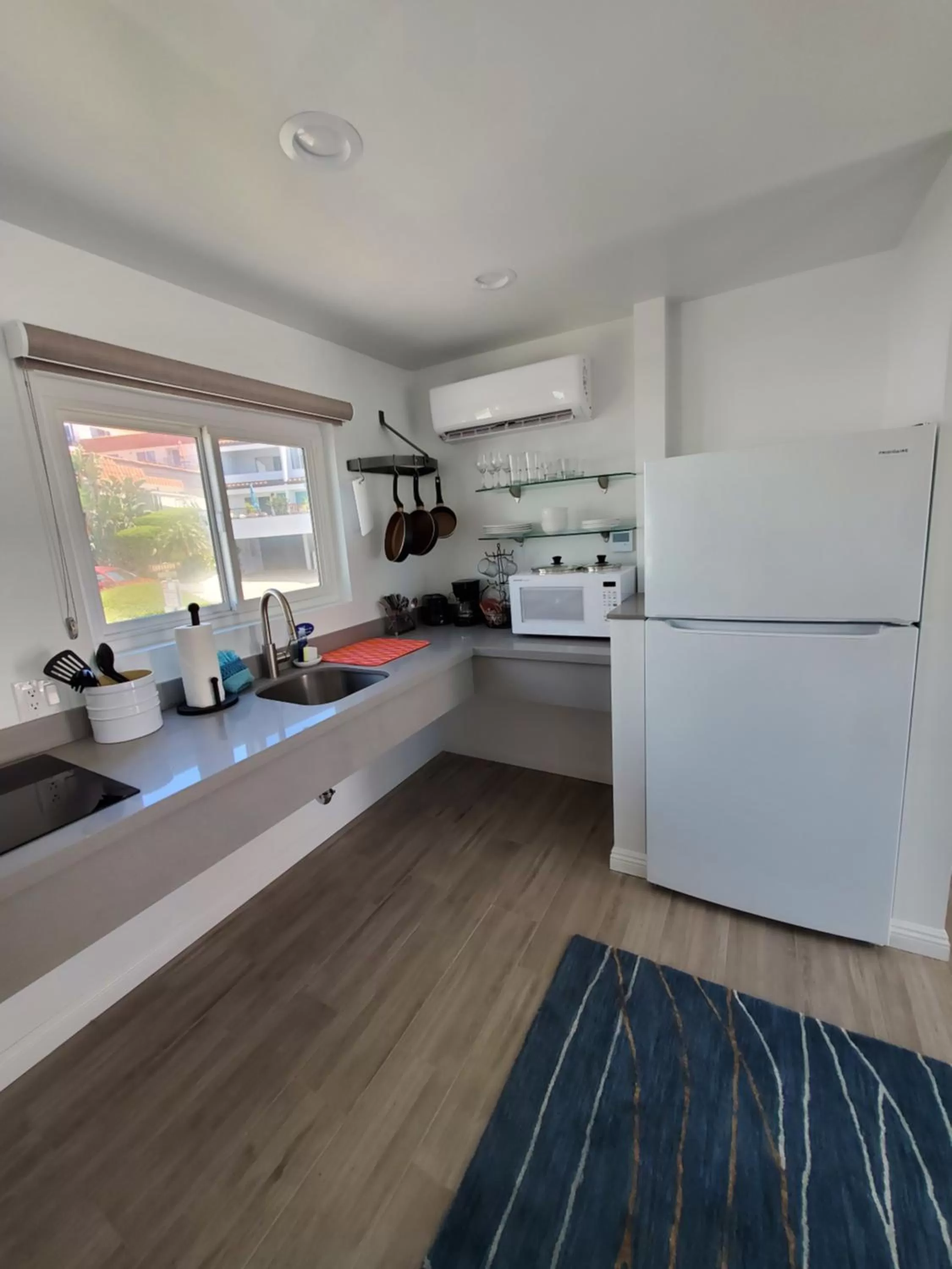 Kitchen or kitchenette in Sea Horse Resort