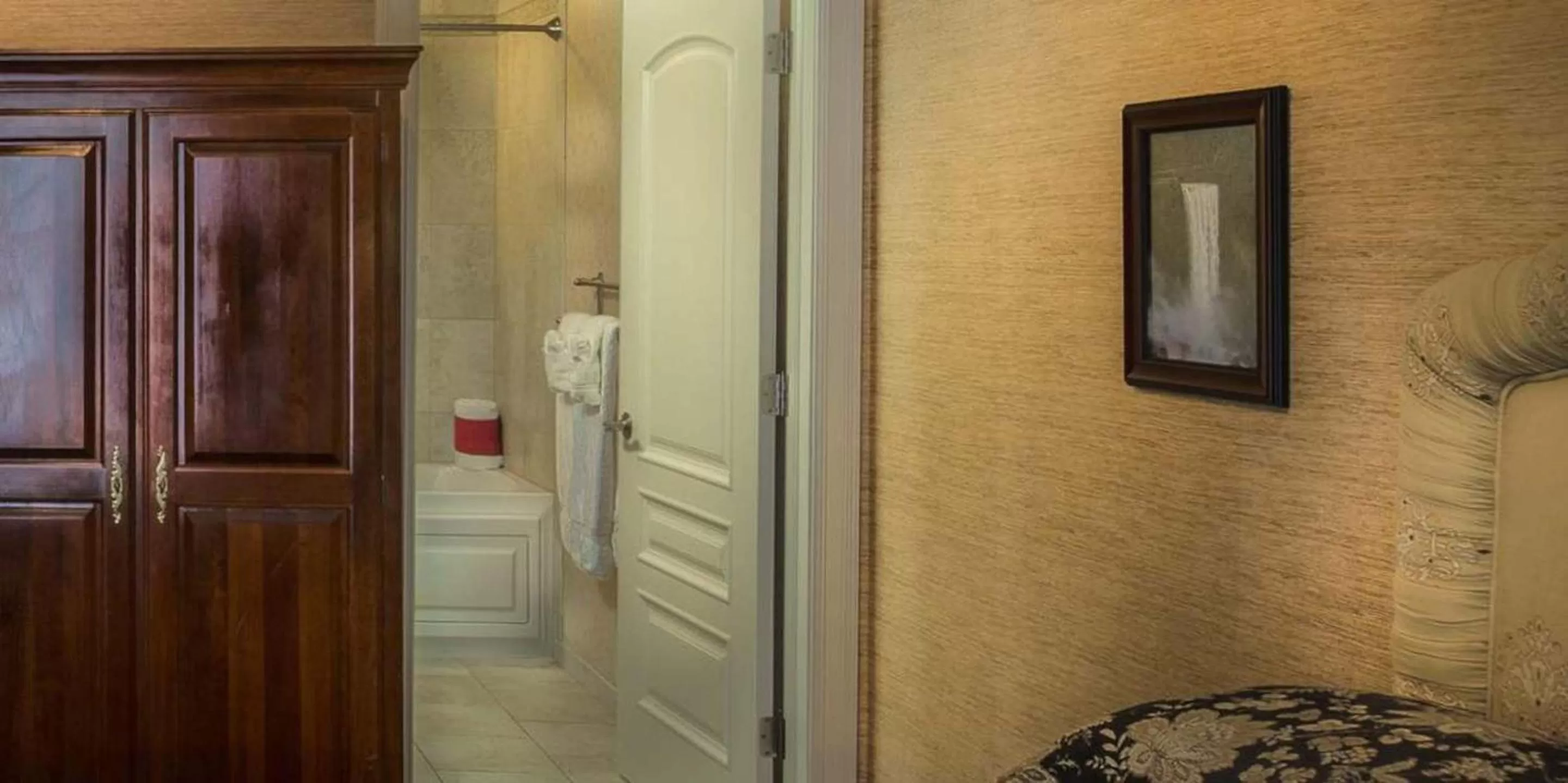 Bathroom in Red Coach Inn