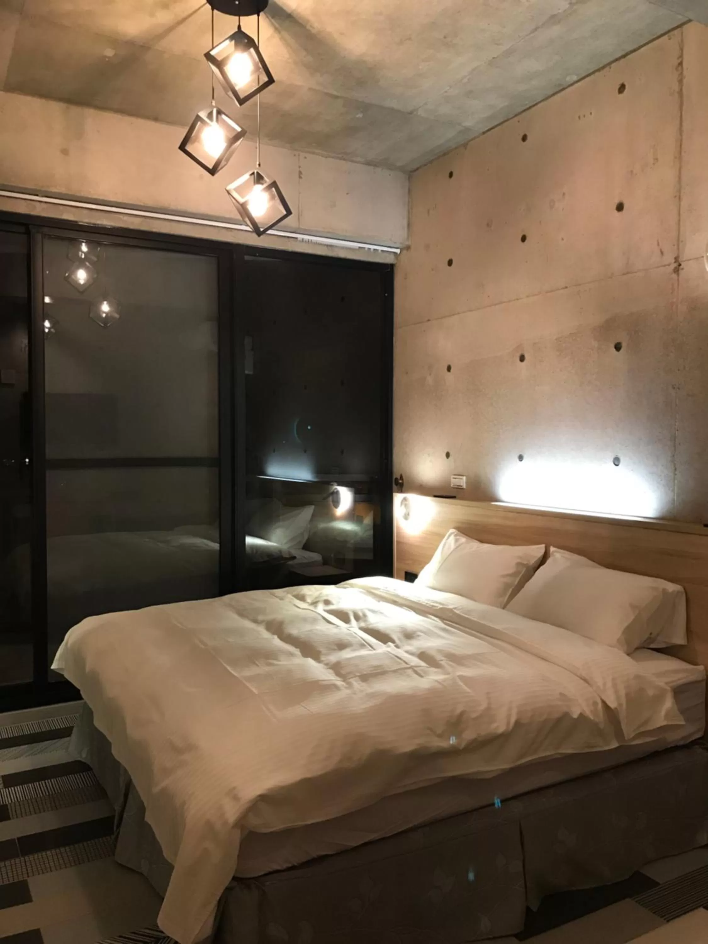 Queen Room in LOL B&B