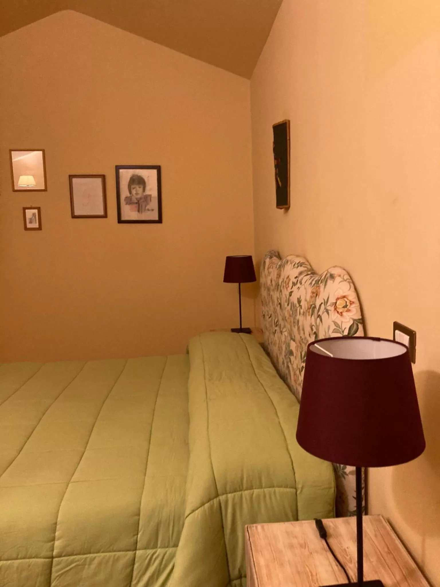 Bed in B&B MontAlbano
