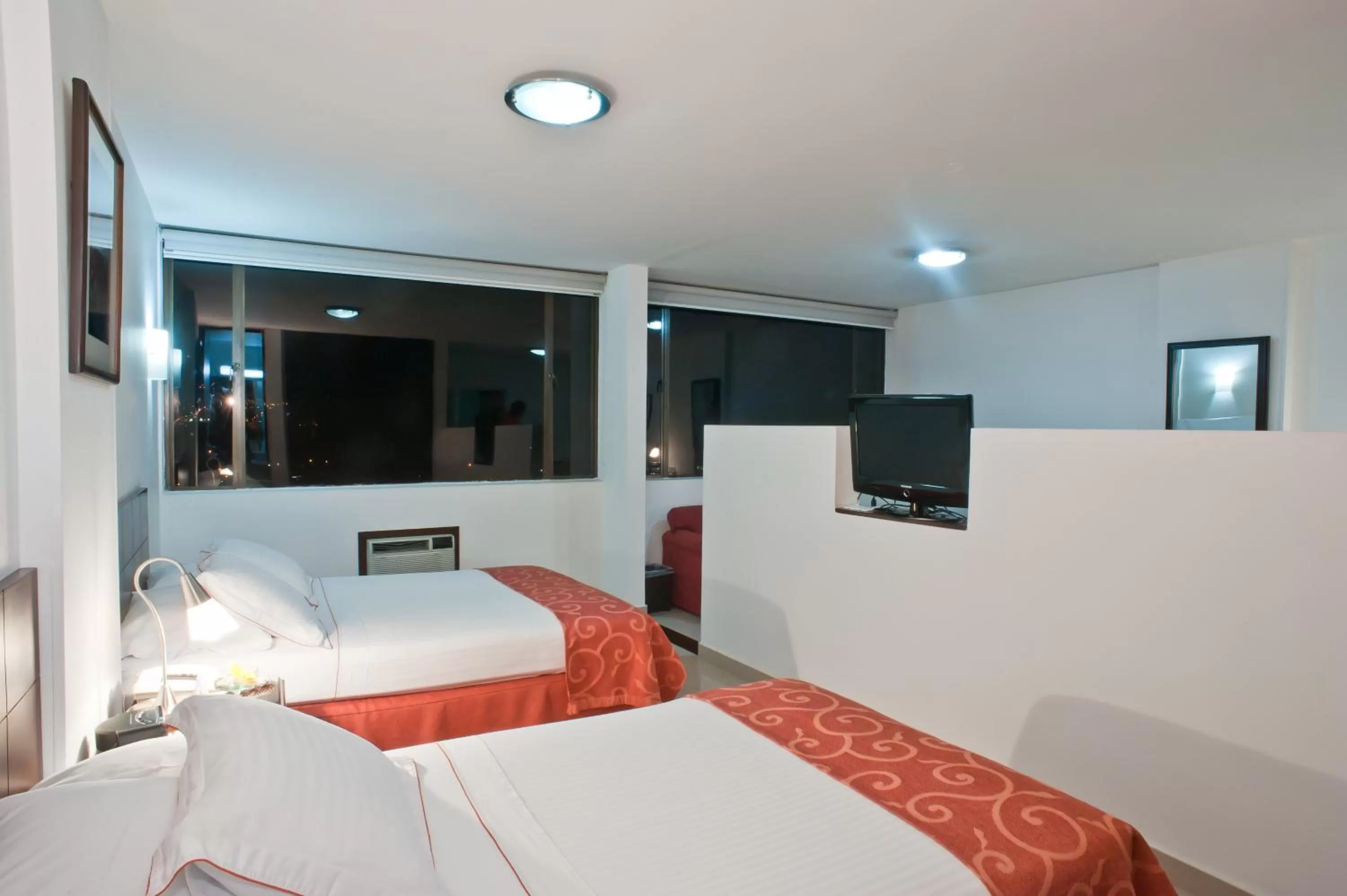 Photo of the whole room, Bed in Hotel Dann Combeima