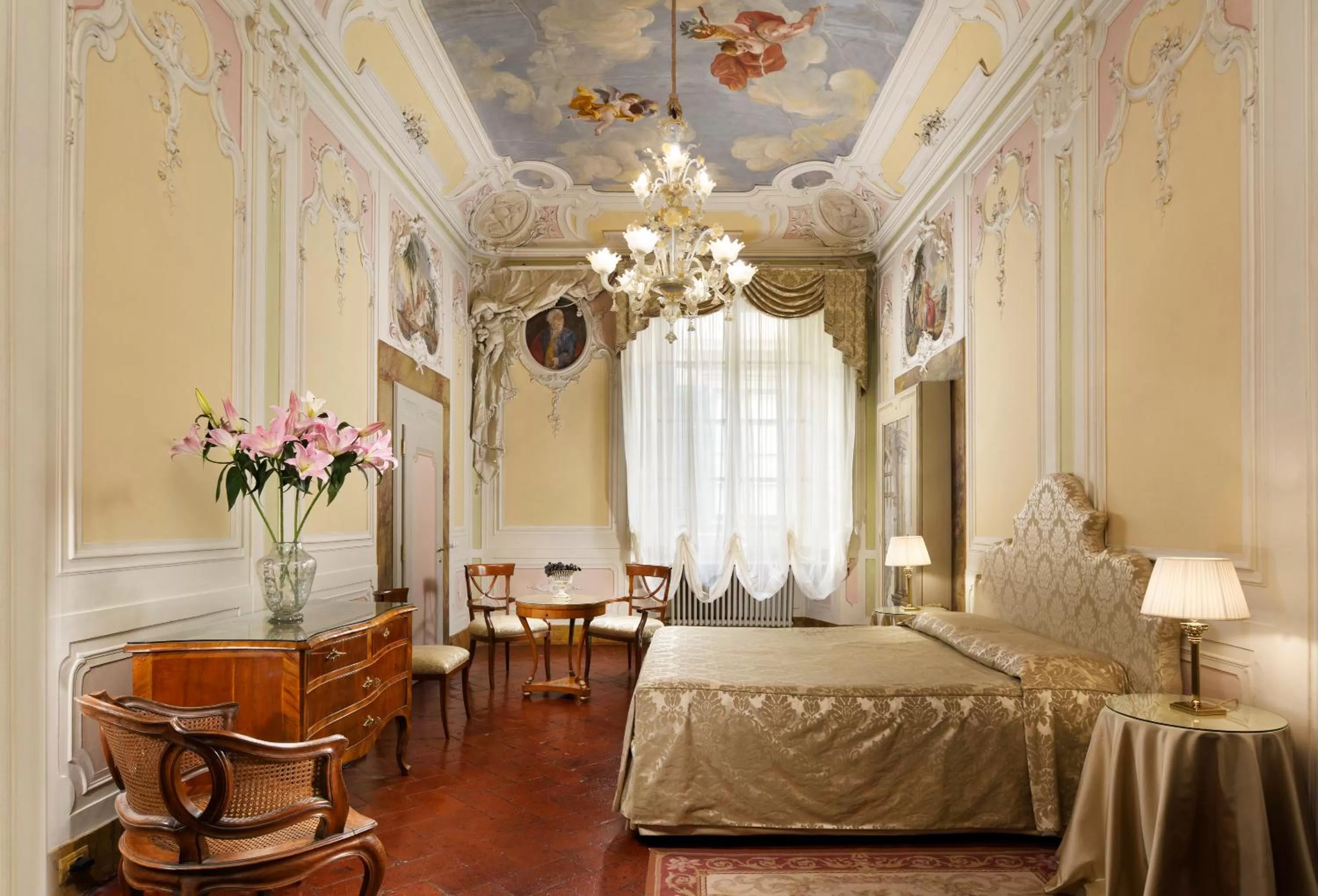 Photo of the whole room, Bed in Palazzo Niccolini al Duomo Residenza D'Epoca