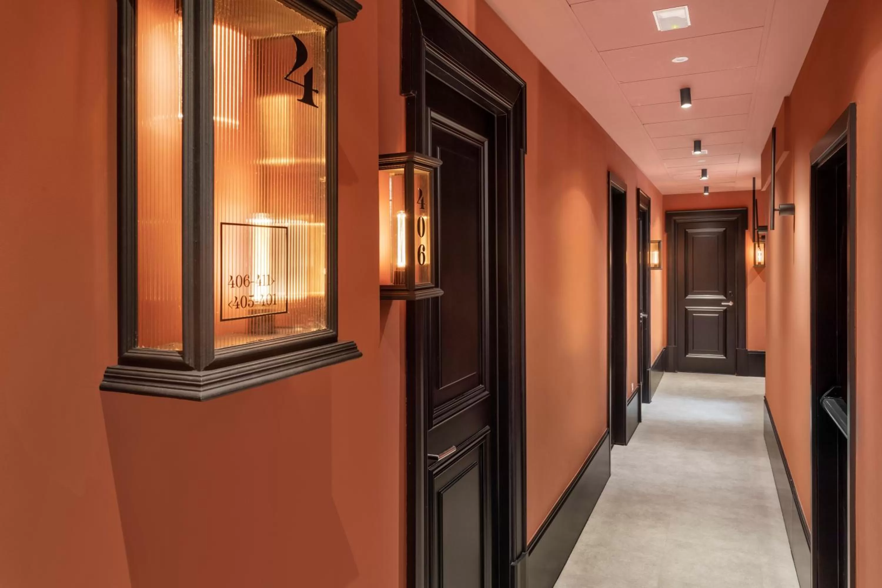 Decorative detail in One Shot Aragó