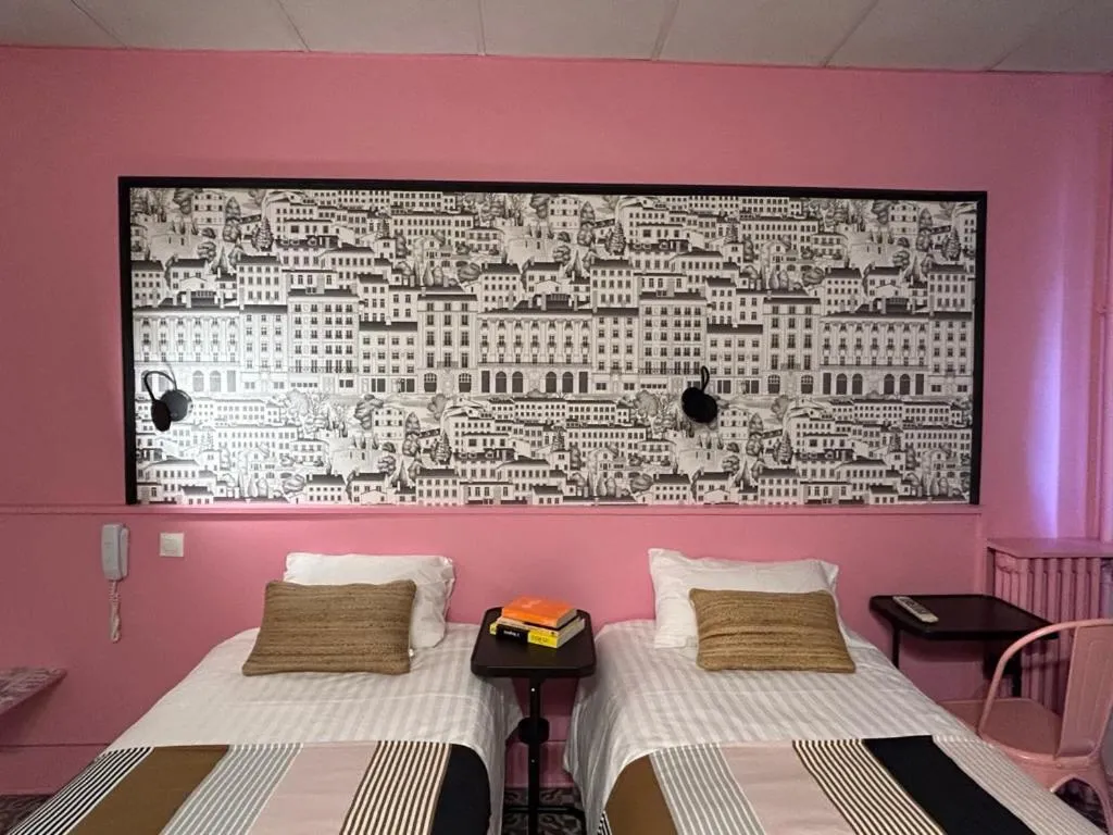 Bed in Hôtel de la Croix-Rousse