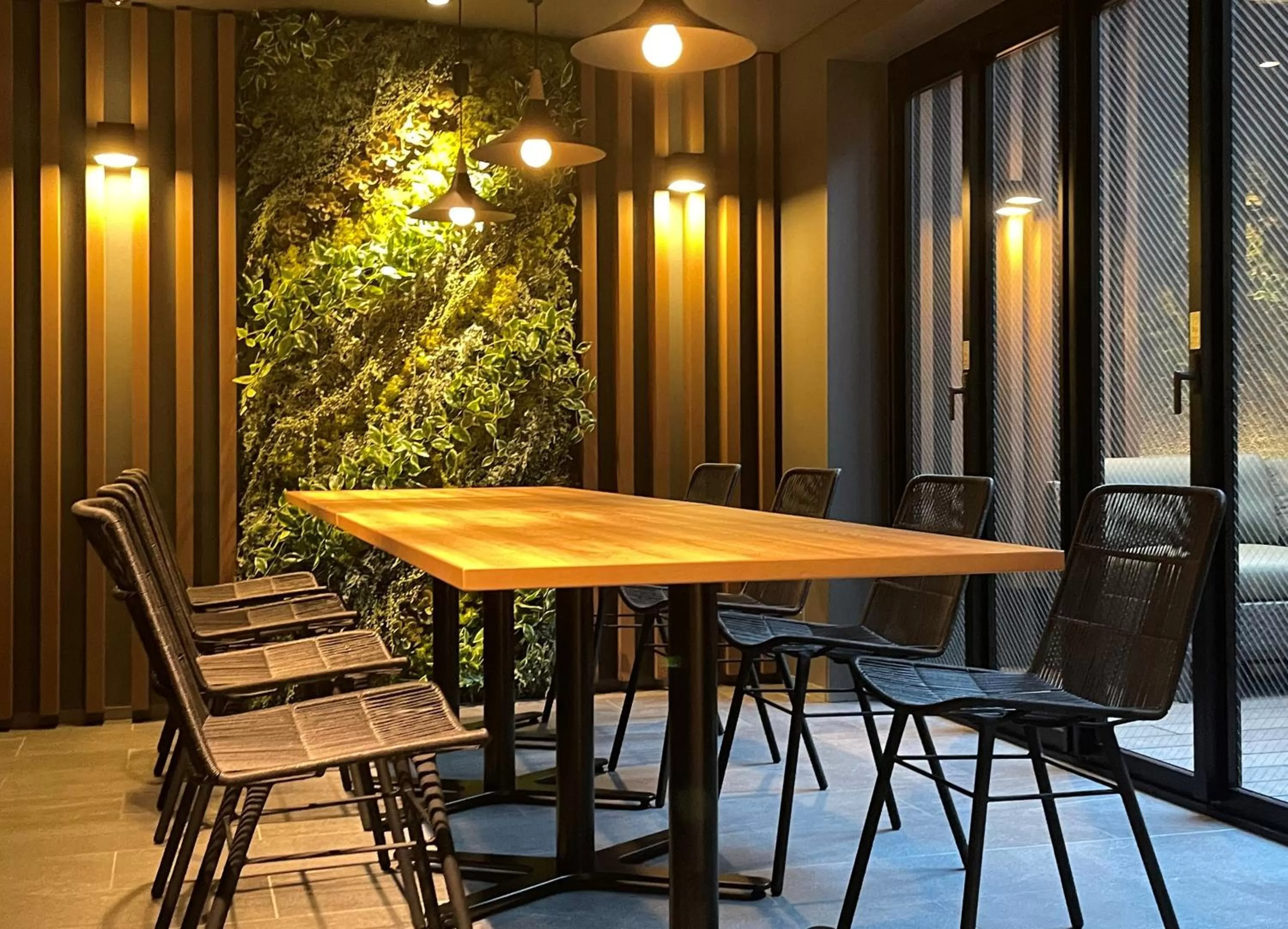 Lounge or bar in HOTEL AMANEK Shinjuku Kabukicho