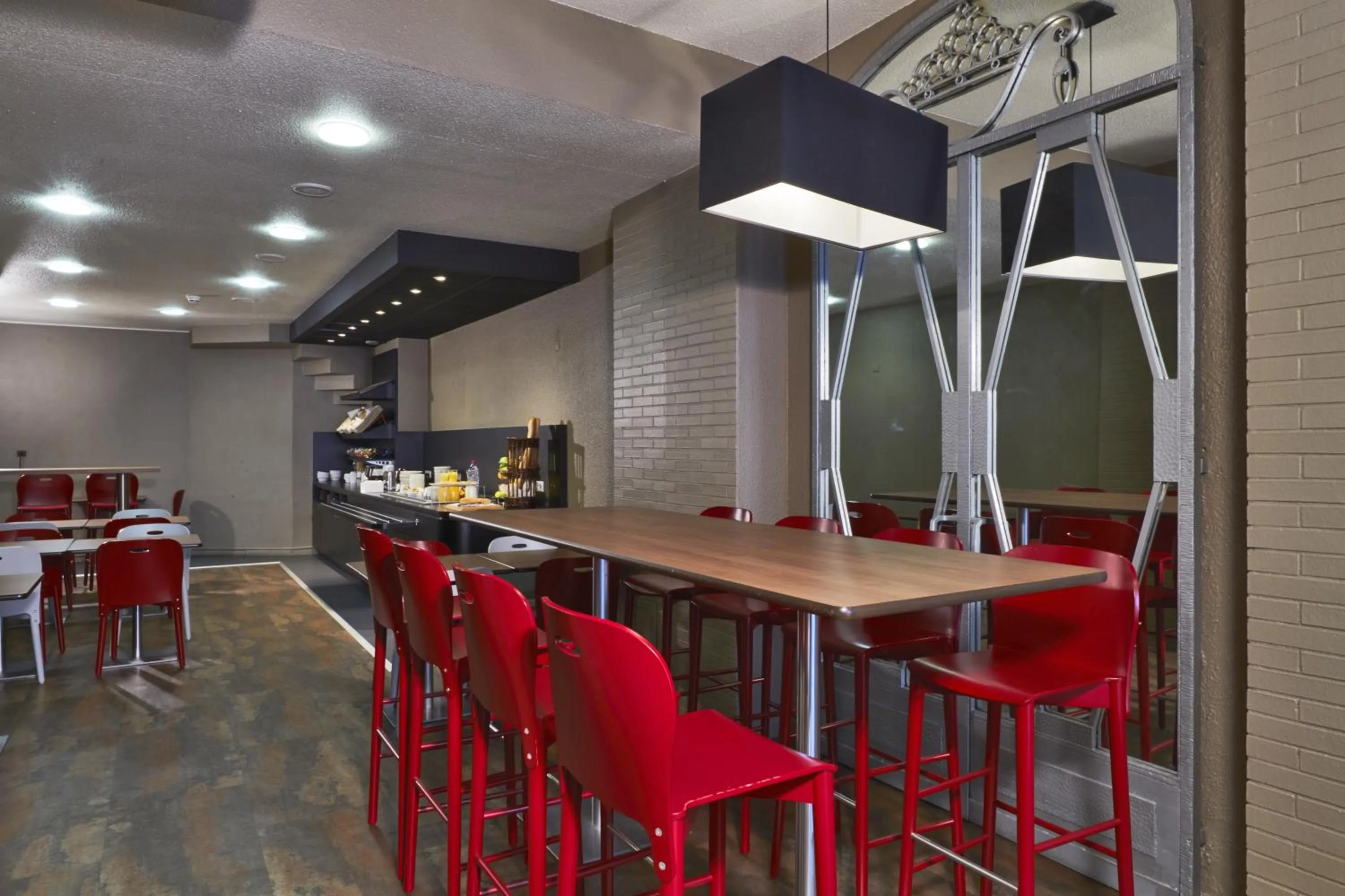 Restaurant/places to eat in Campanile Paris Ouest - Porte de Champerret Levallois