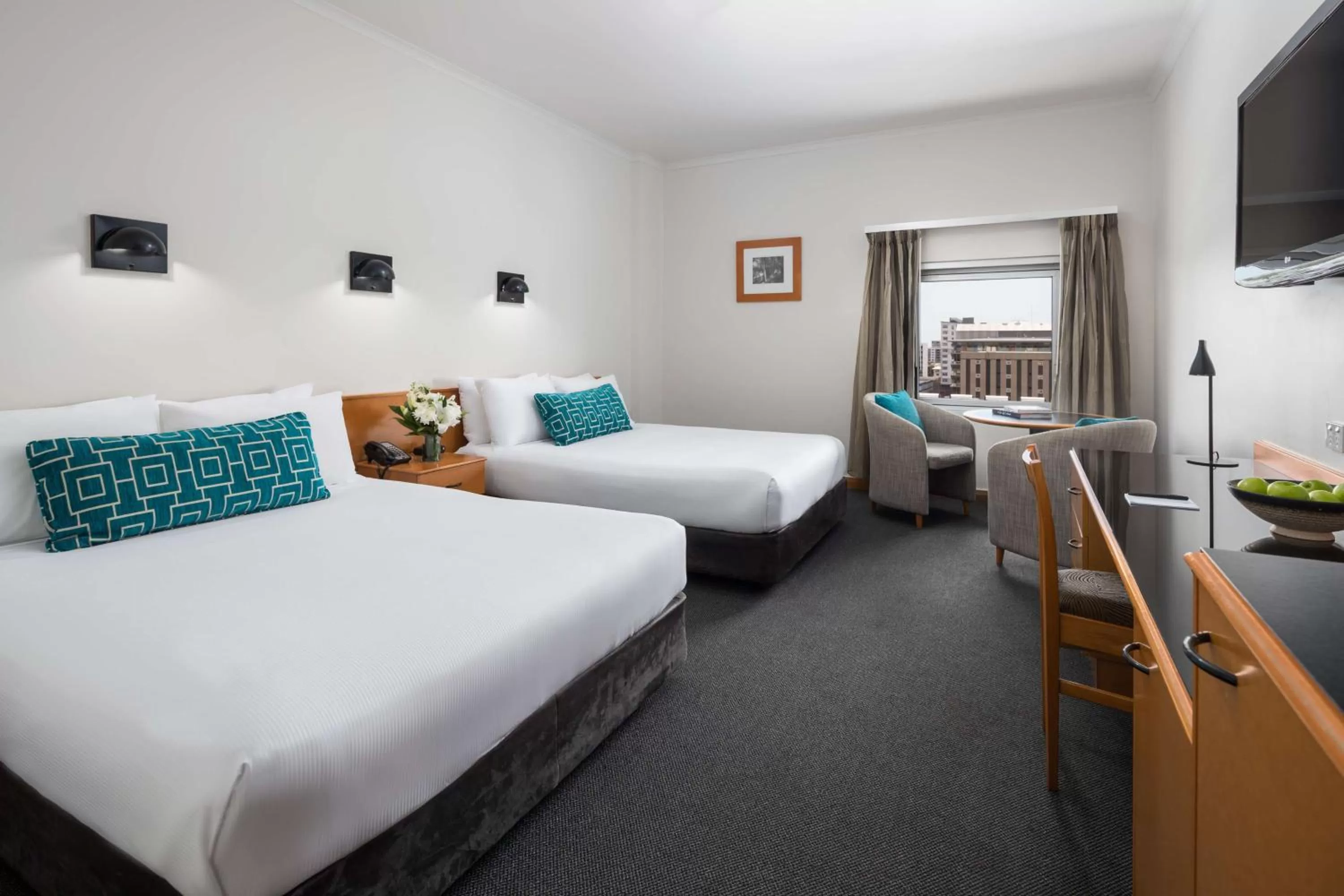 Photo of the whole room, Bed in Rydges Darwin Central