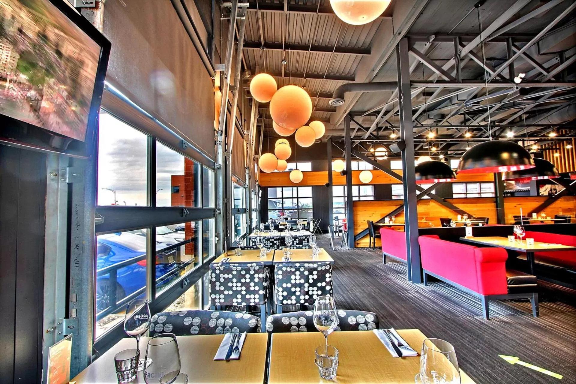 Restaurant/places to eat in Hôtel Le Navigateur