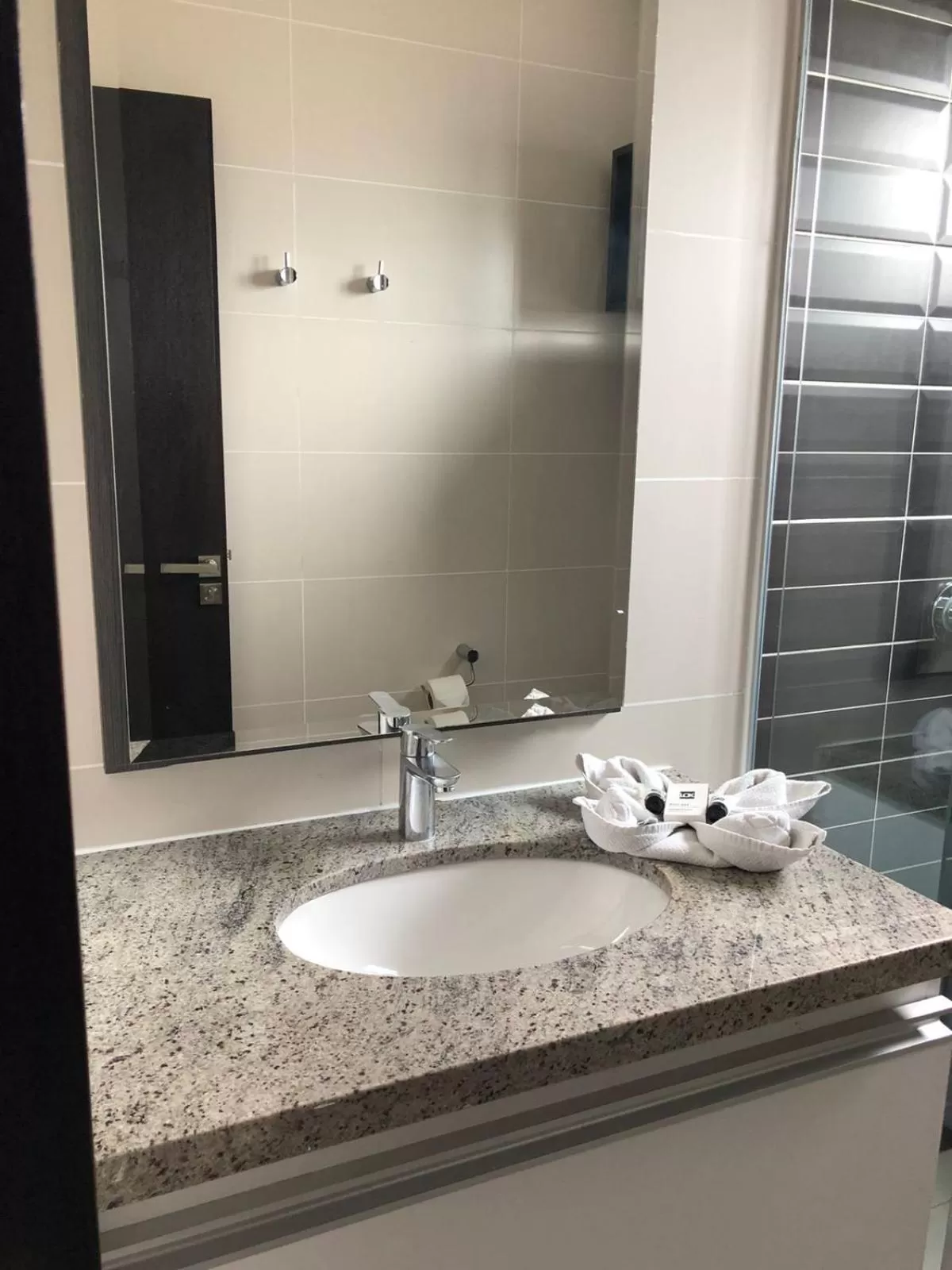 Shower in Urban Suites Apart Hotel