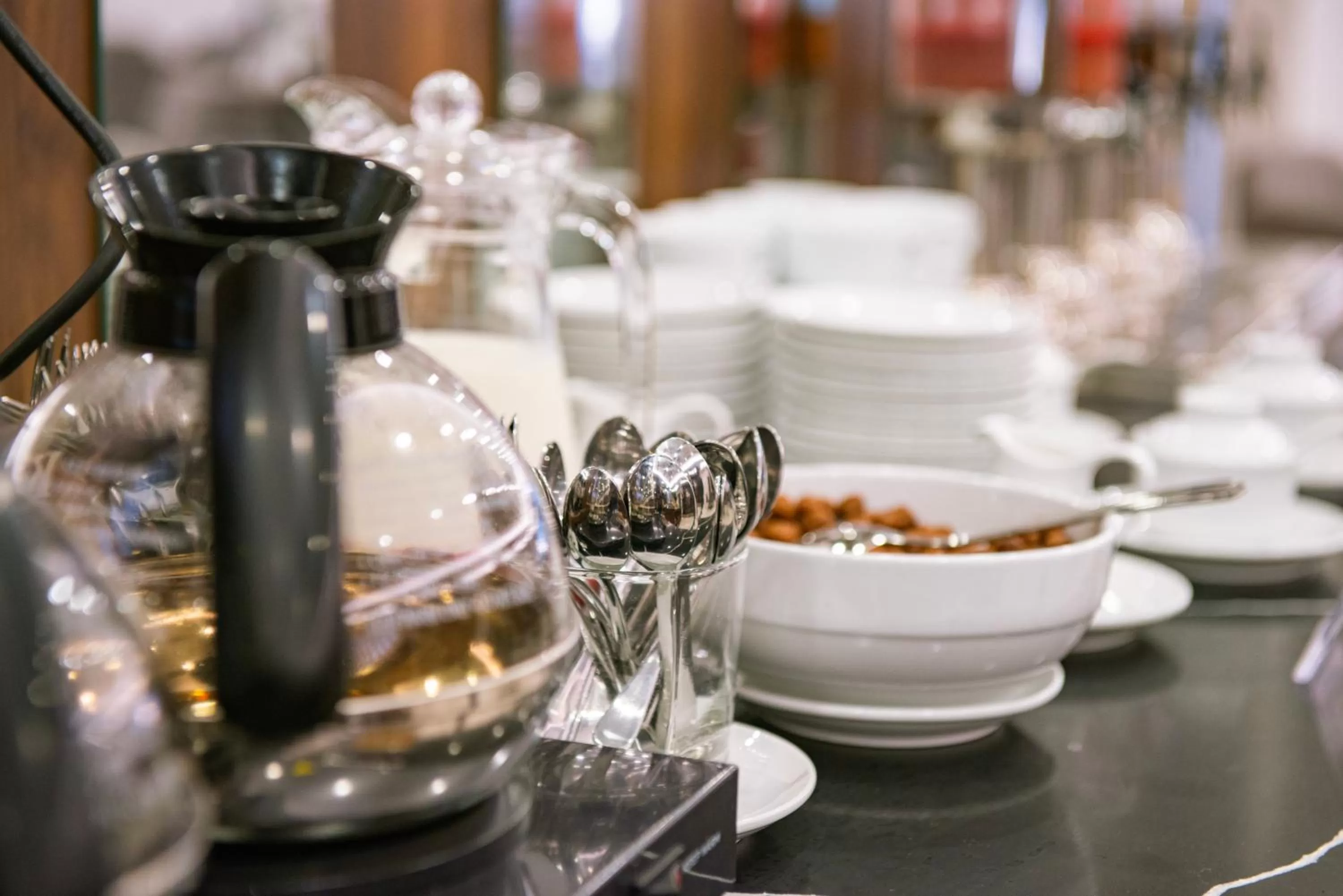 Coffee/tea facilities in Western Skyline Hotel