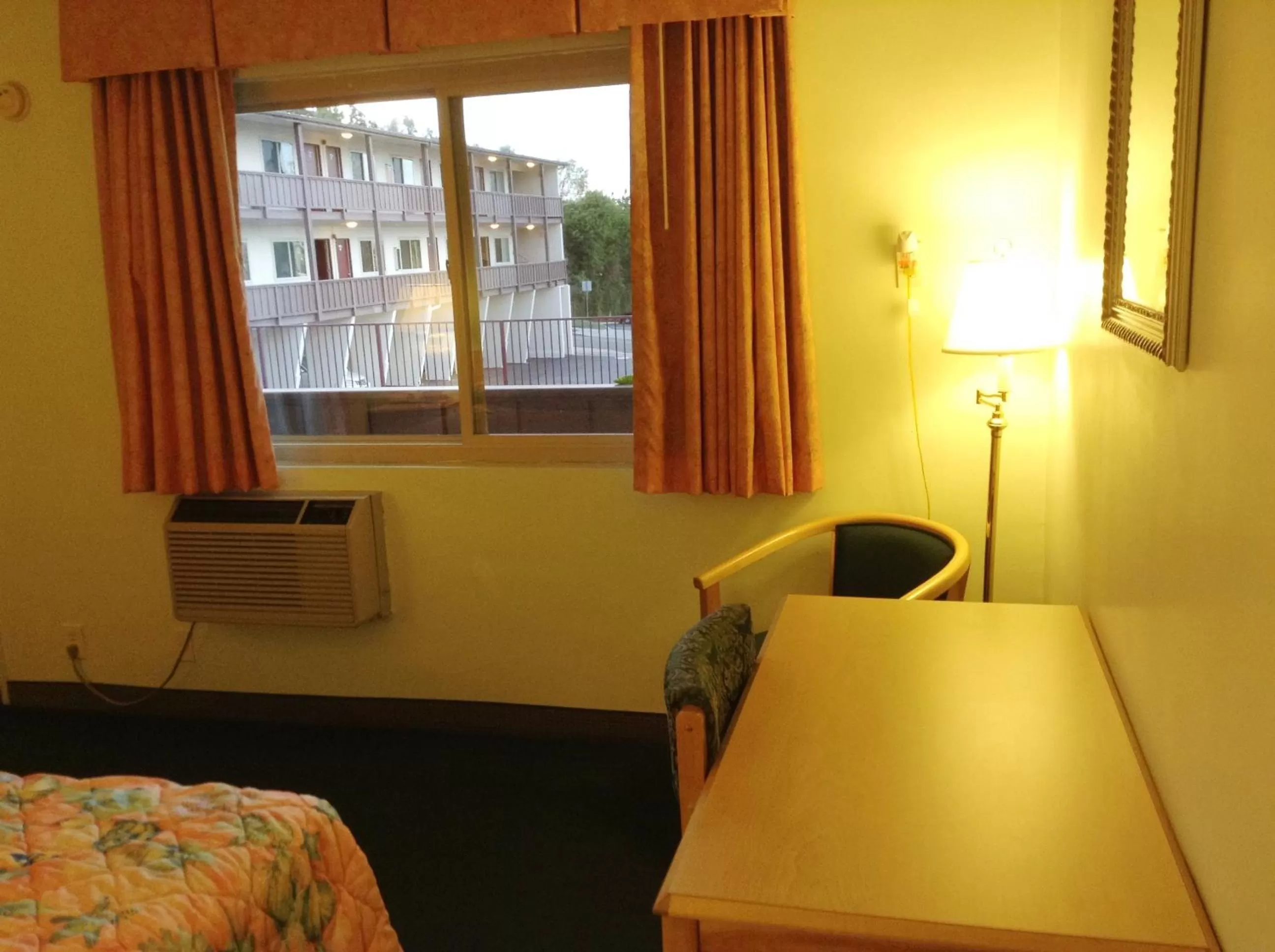 Decorative detail in Seahorse Inn Manhattan Beach - LAX