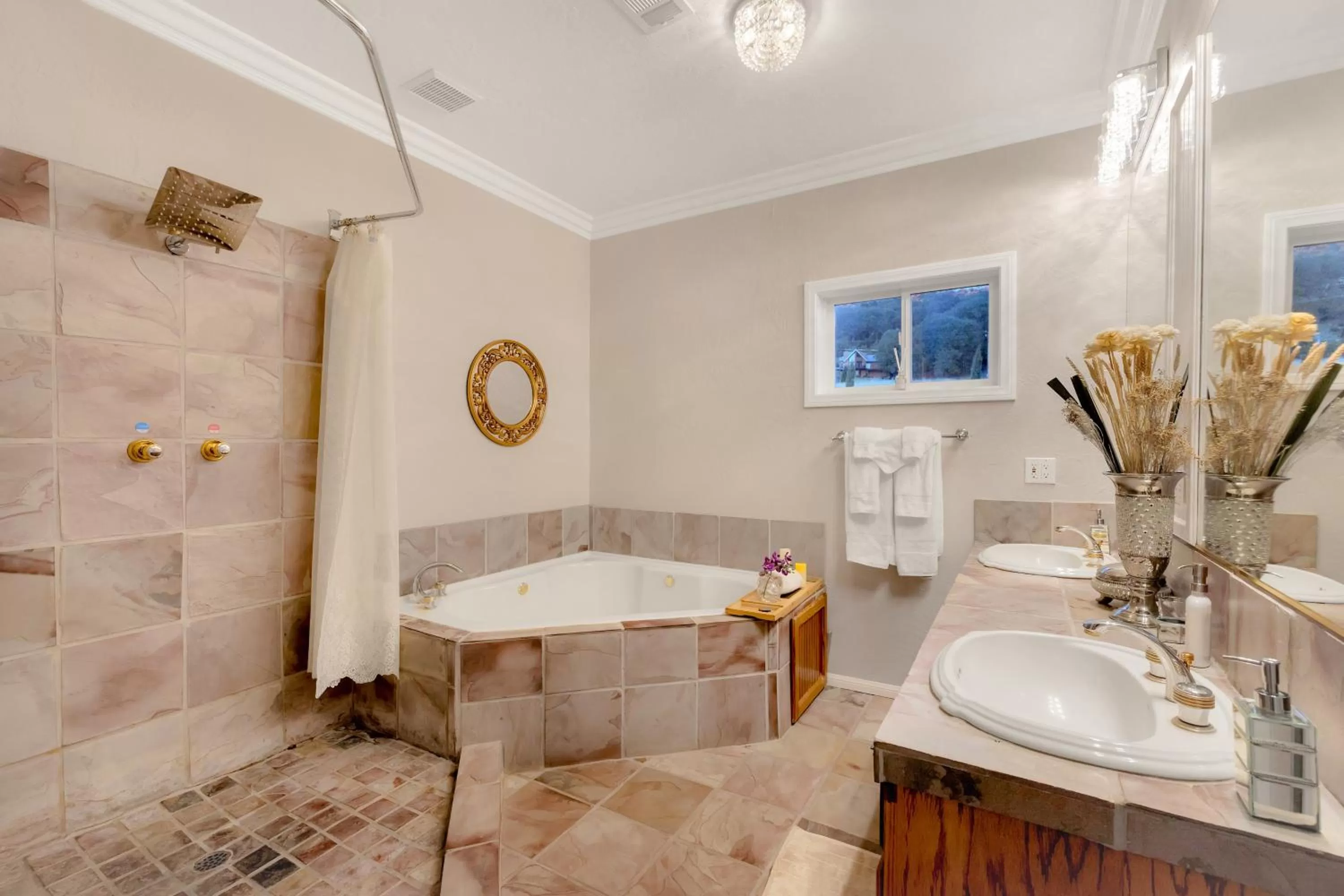 Quiet Mind Mountain Lodge, Retreat & Spa